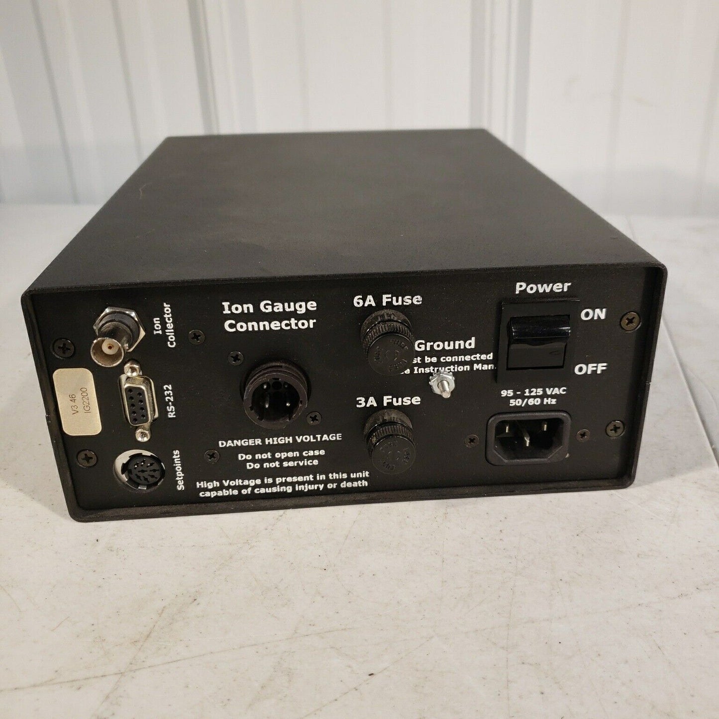 KJL Kurt Lesker JC Controls IG2200 Ion Gauge Vacuum Controller w Cable Connector