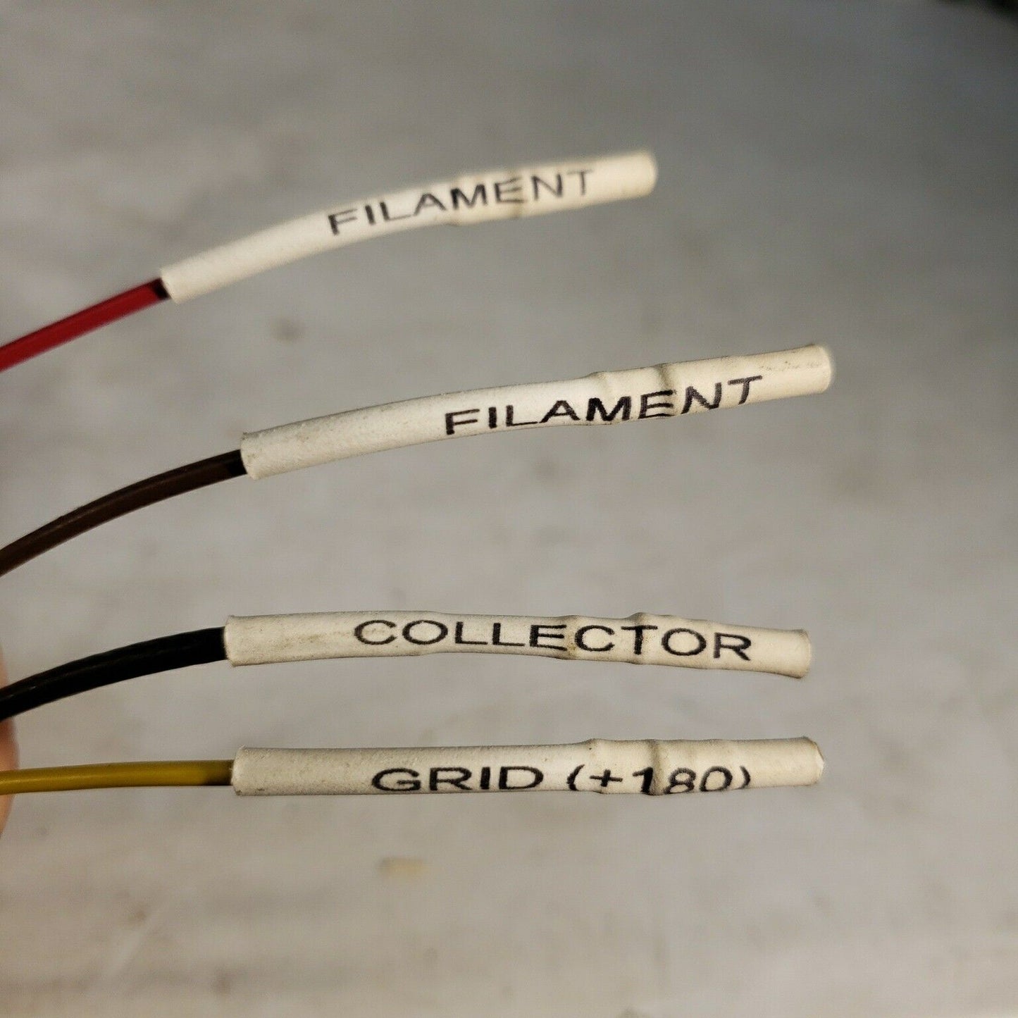 KJL Kurt Lesker JC Controls IG2200 Ion Gauge Vacuum Controller w Cable Connector