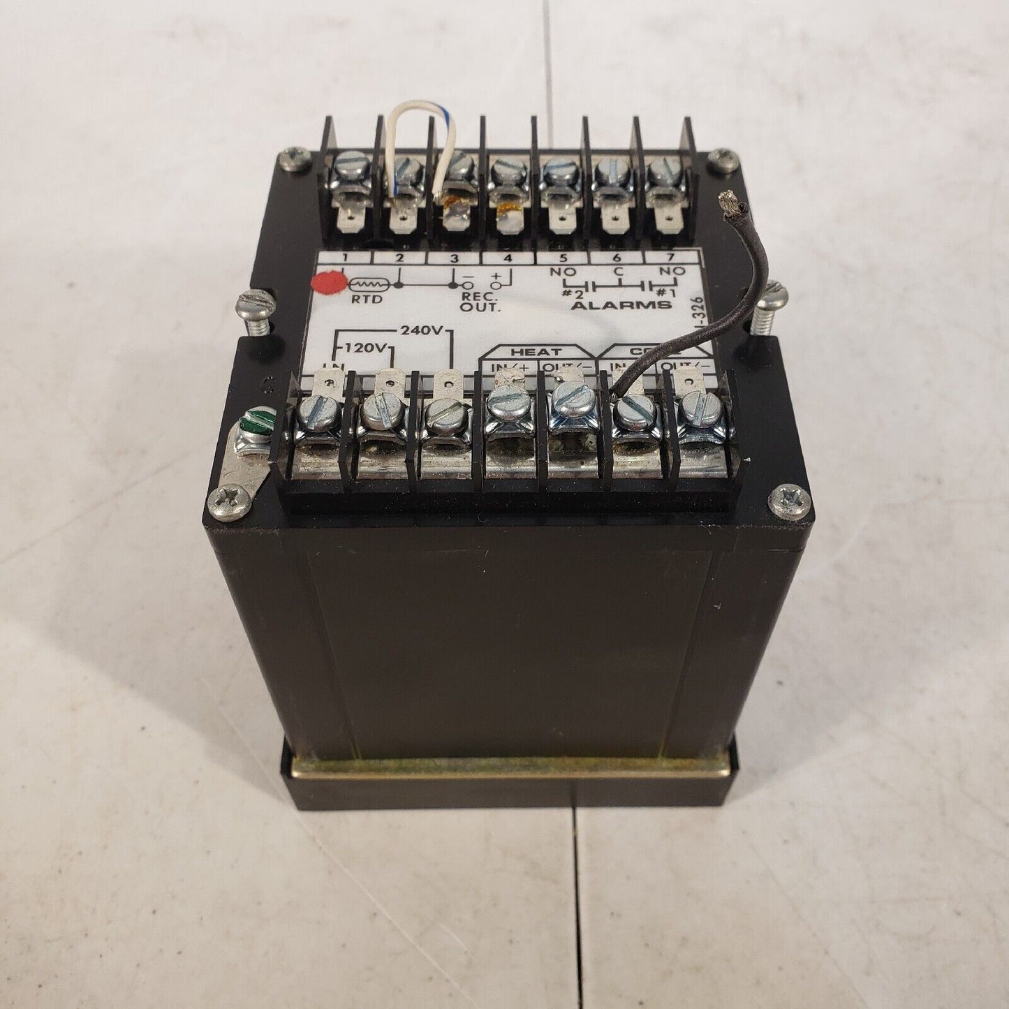 Omega 6002-P1-T2-A1 Temperature Controller Range -200 To 600 ⁰C 120/240 VAC