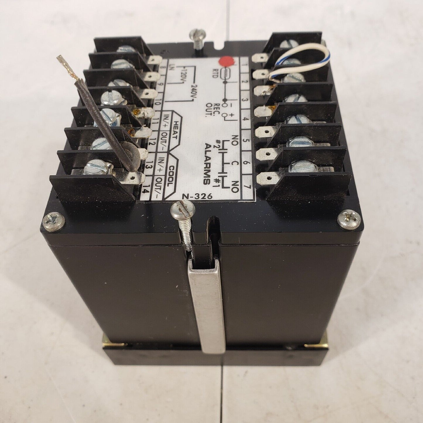 Omega 6002-P1-T2-A1 Temperature Controller Range -200 To 600 ⁰C 120/240 VAC