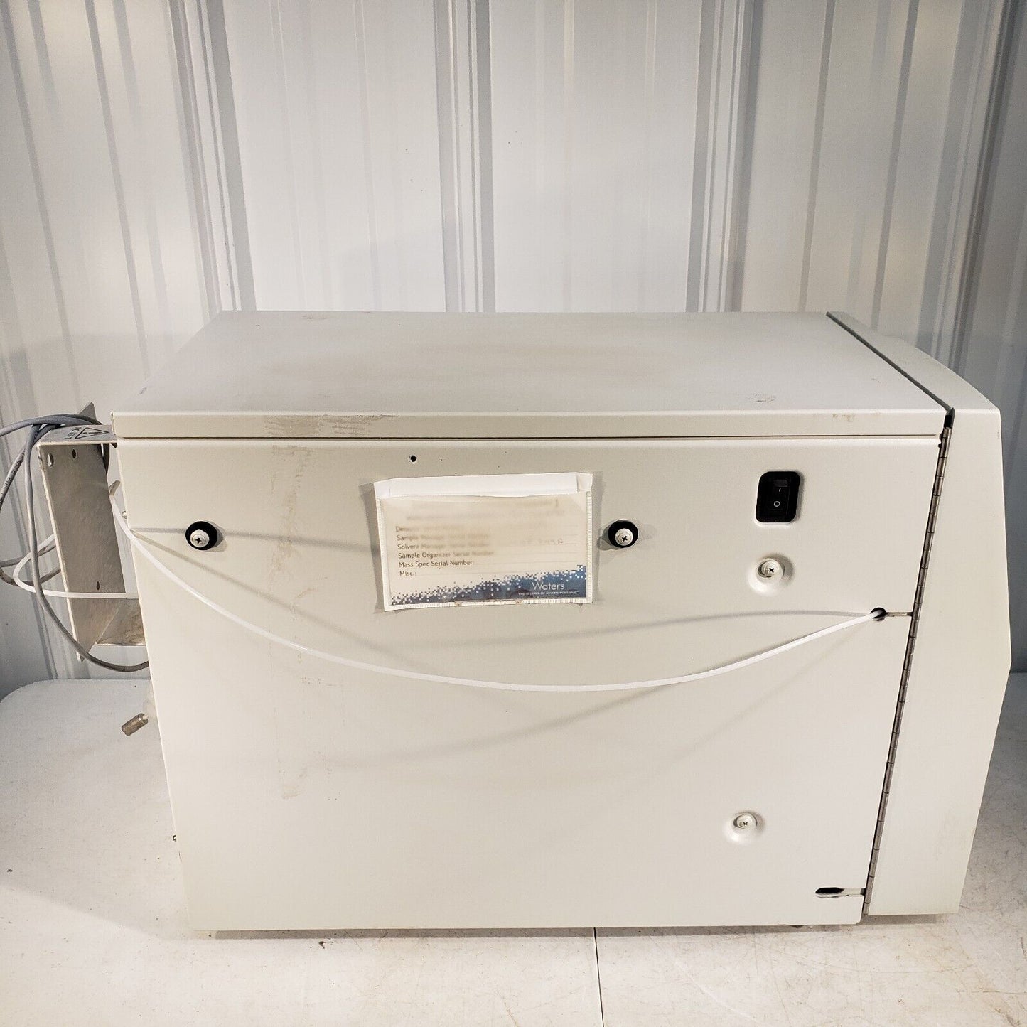 Waters 1515 Isocratic HPLC Pump 186001515 w/ Rheodyne Valve