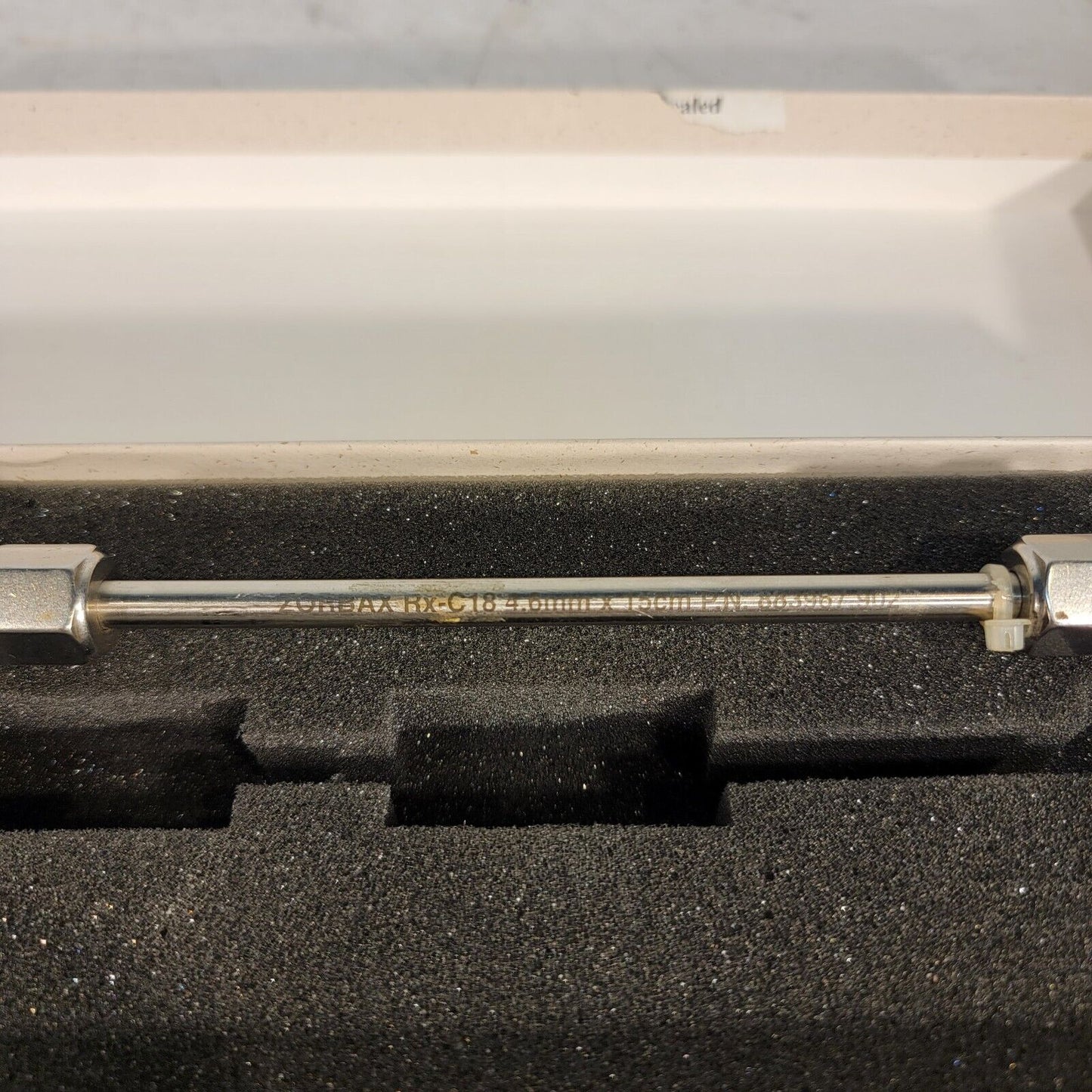 Agilent HPLC Column ZORBAX Rx-C18 80Å 5 µm, 4.6 x 150 mm 883967-902