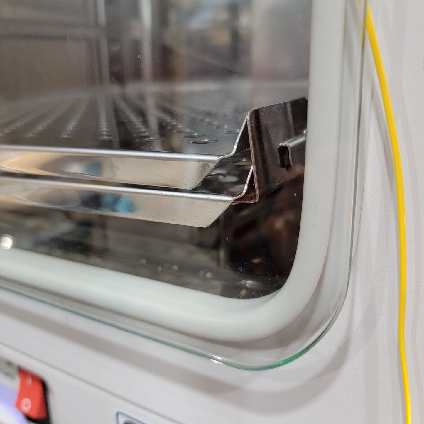 Sanyo MCO-18AIC(UV) CO2 Air Jacketed Incubator UV IR Sensor - Tested