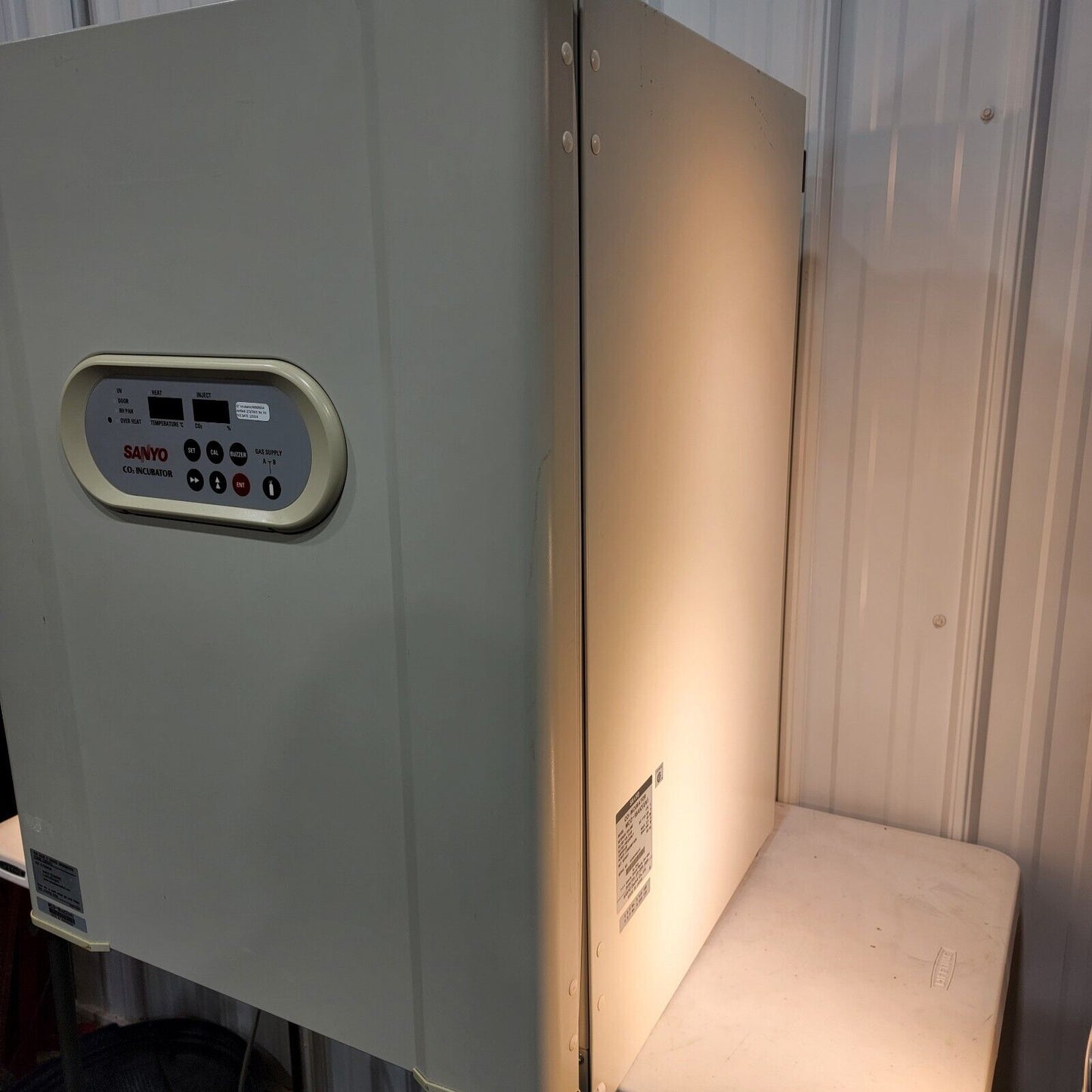 Sanyo MCO-18AIC(UV) CO2 Air Jacketed Incubator UV IR Sensor - Tested
