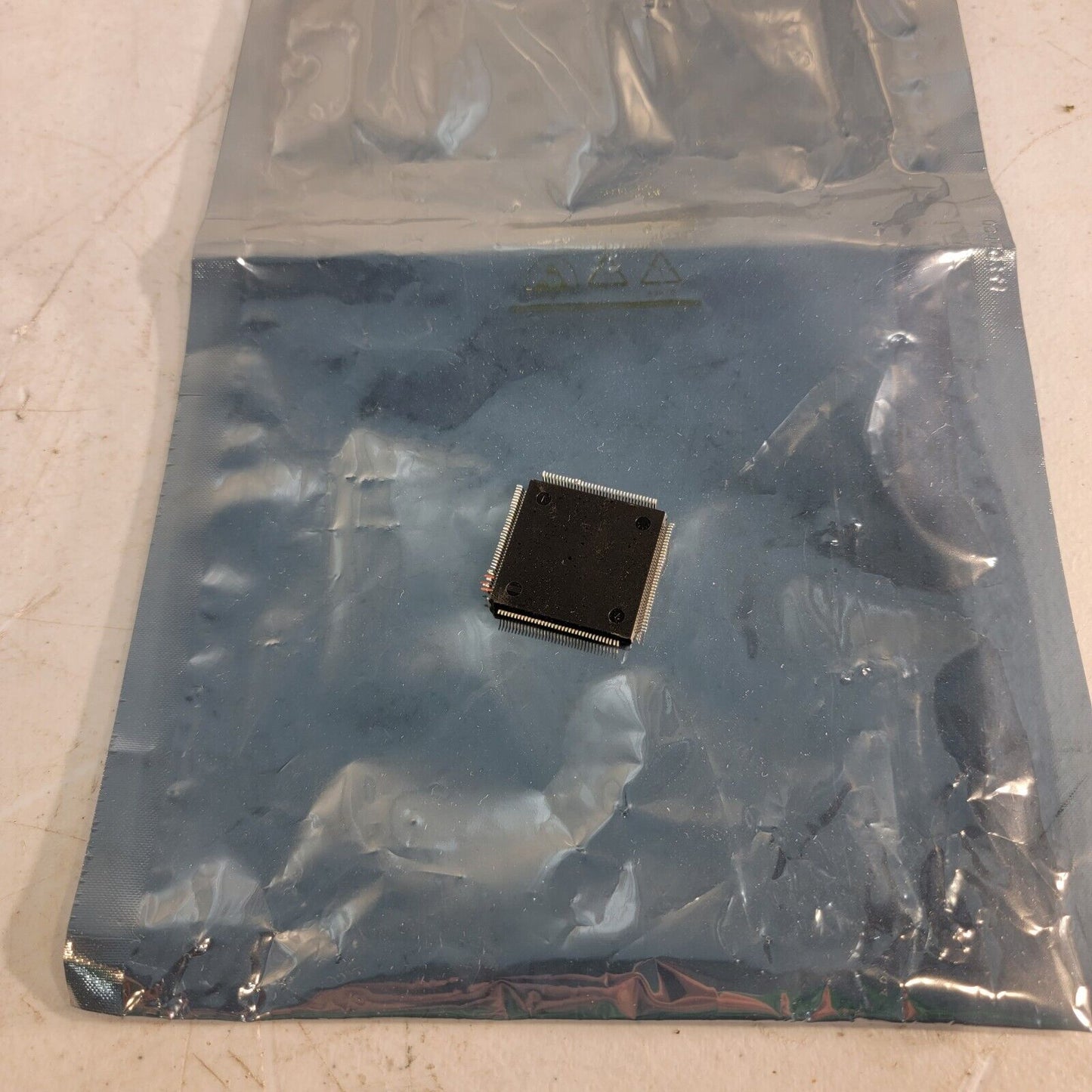 ST Chip ST10F269Z2Q3 16-bit Microcontrollers - MCU 256K Flash 12K RAM