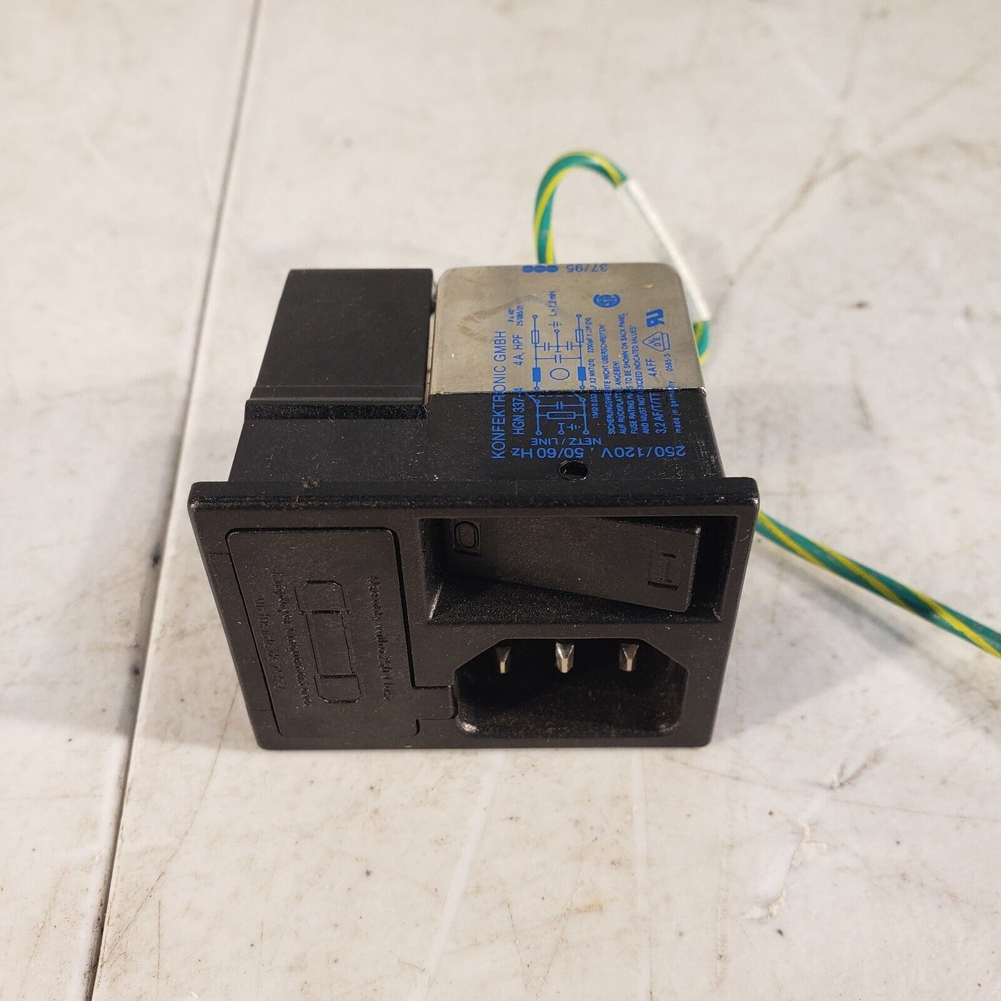 Power Dynamic HGN 337-4-F-200 Power Entry Module 4A IEC Fuse Switch Box