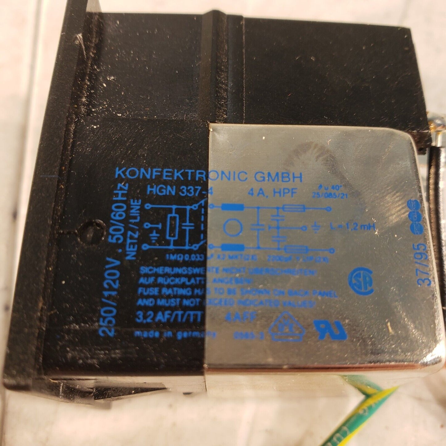 Power Dynamic HGN 337-4-F-200 Power Entry Module 4A IEC Fuse Switch Box