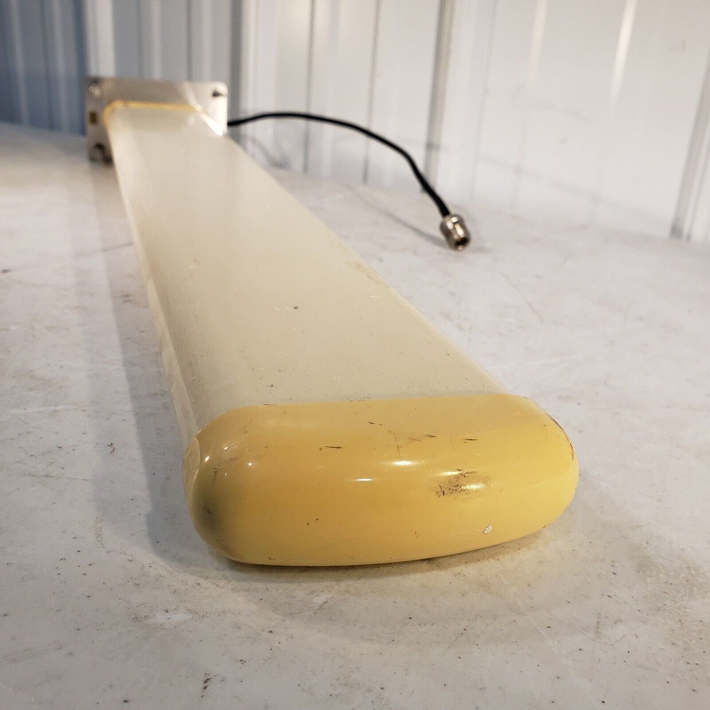 Fiberglass Antenna w/ Hook Mounts, N-type Connector, Unknown Frequency, 25"L
