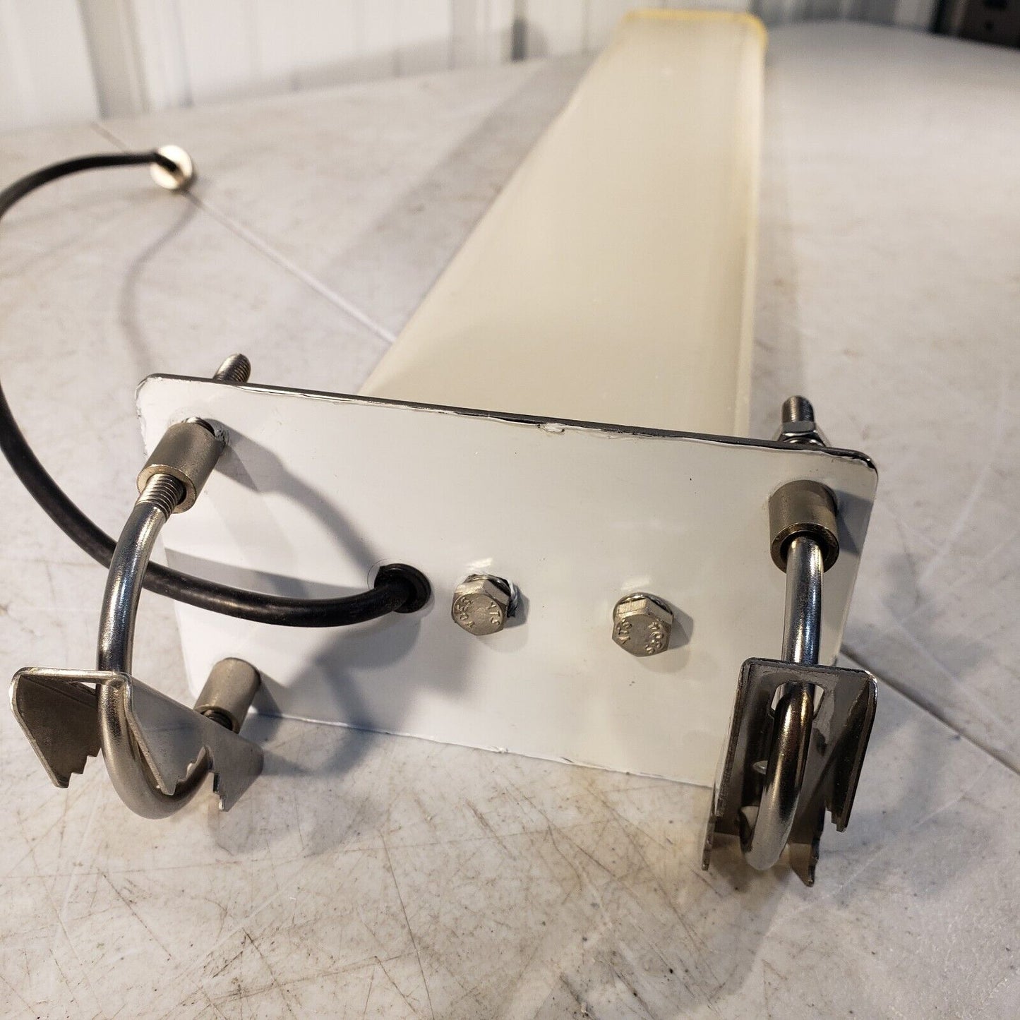 Fiberglass Antenna w/ Hook Mounts, N-type Connector, Unknown Frequency, 25"L