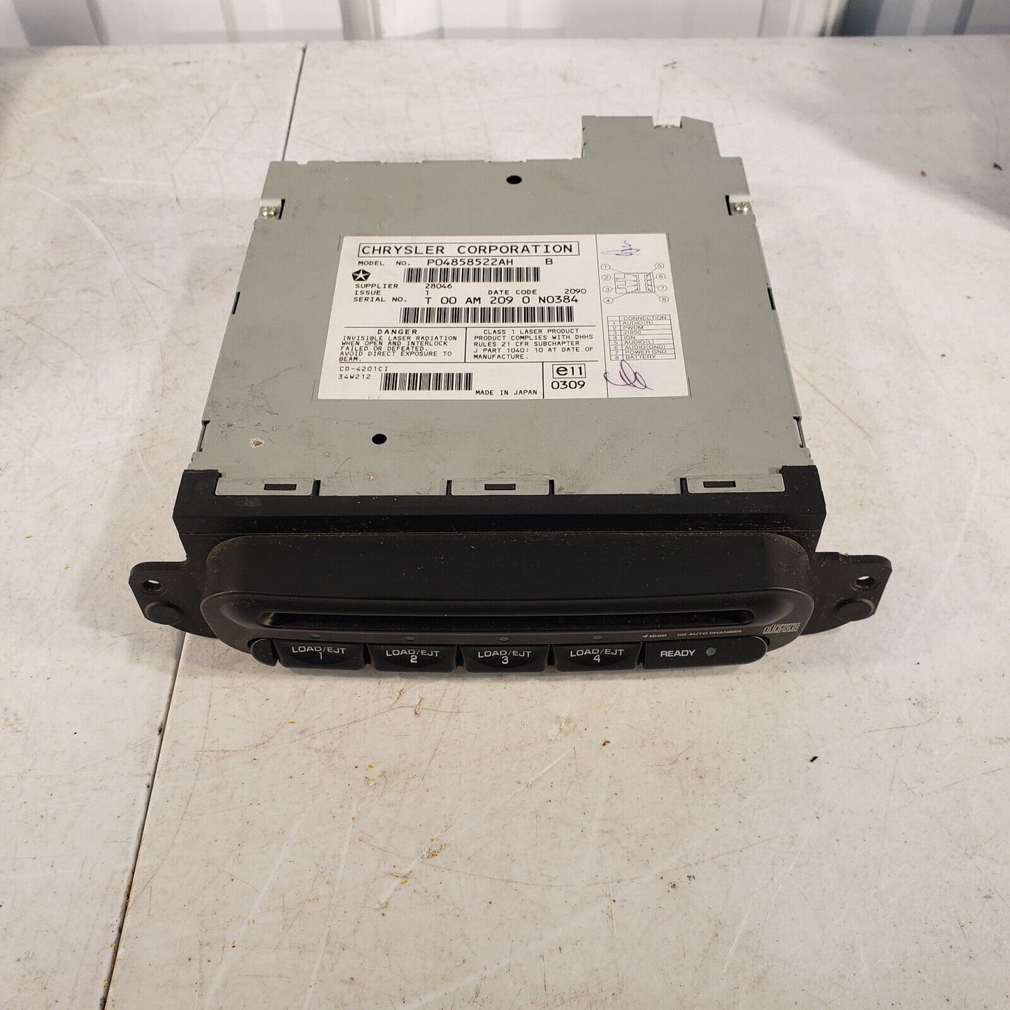 98 99 00 01 02 Chrysler Dodge Neon Grand Caravan P04858522AH 4 Disc CD Changer