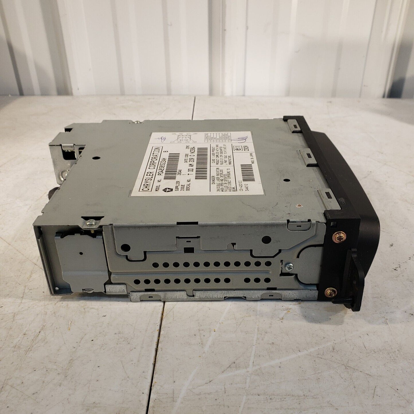 98 99 00 01 02 Chrysler Dodge Neon Grand Caravan P04858522AH 4 Disc CD Changer