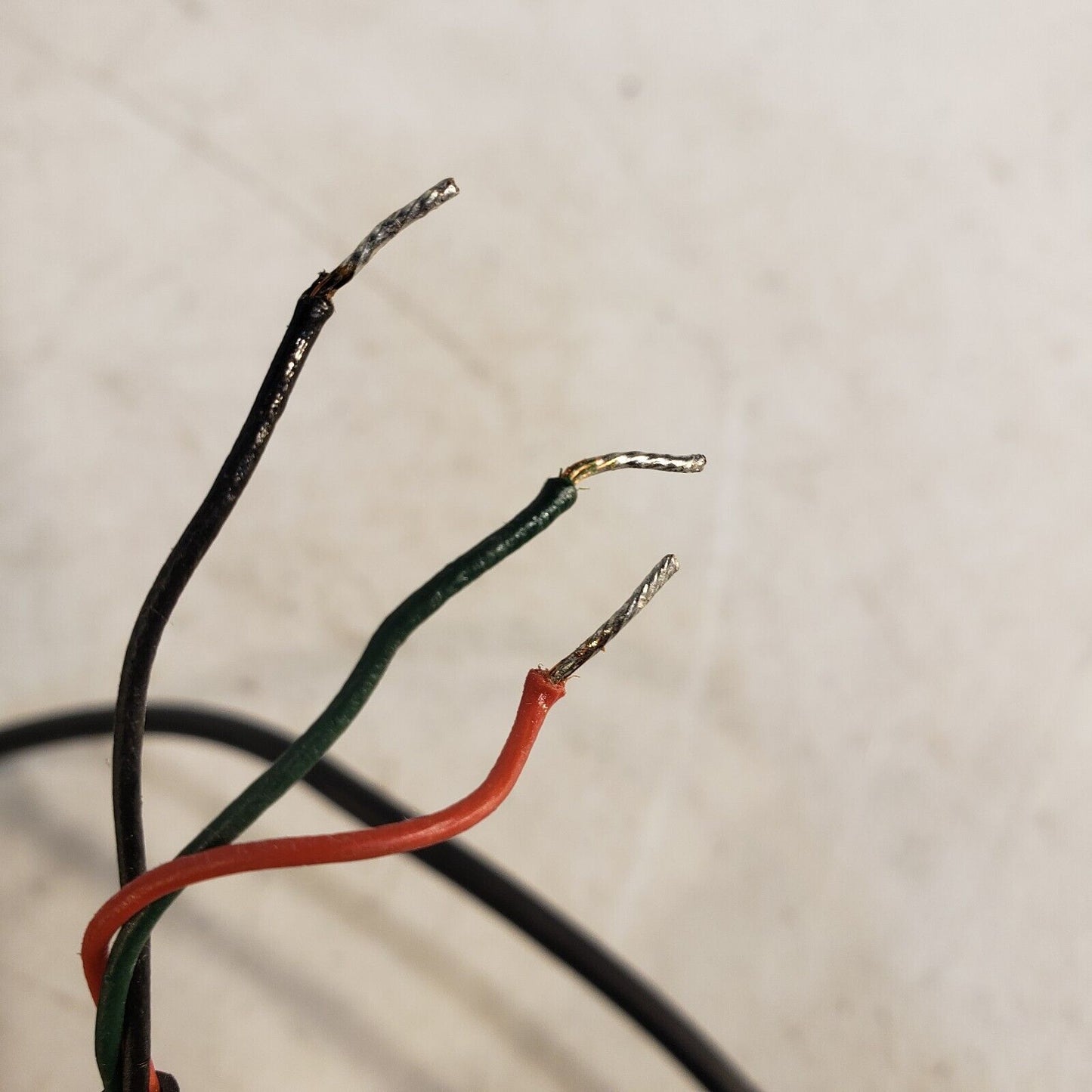 Relay Controlled Power Switch, 3-Prong Power Input And Output 120v