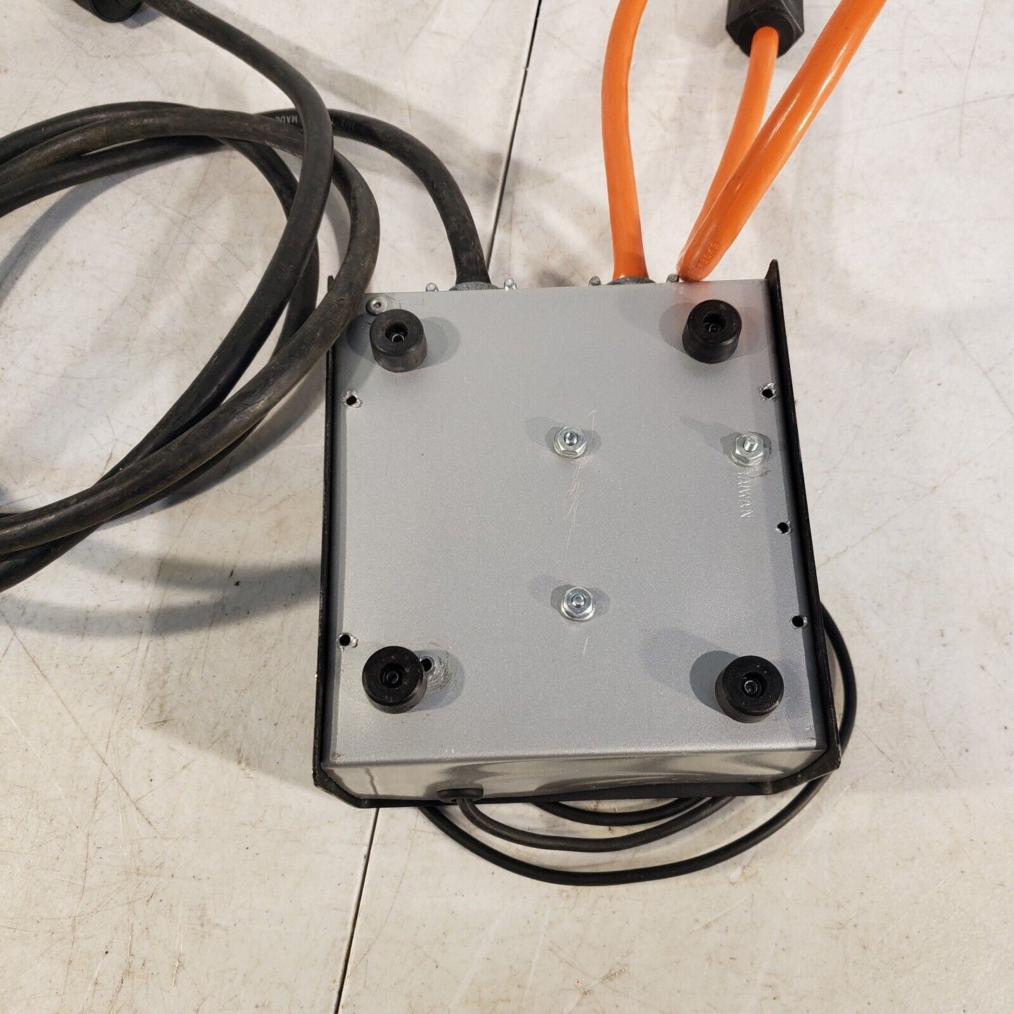 Relay Controlled Power Switch, 3-Prong Power Input And Output 120v