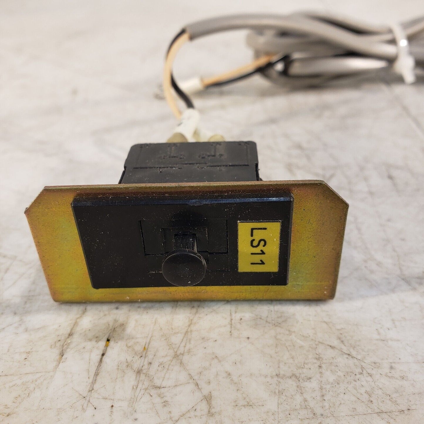 StraPack 0750-110018 Table Safety Switch LS11, For RQ-8, D2D-2100
