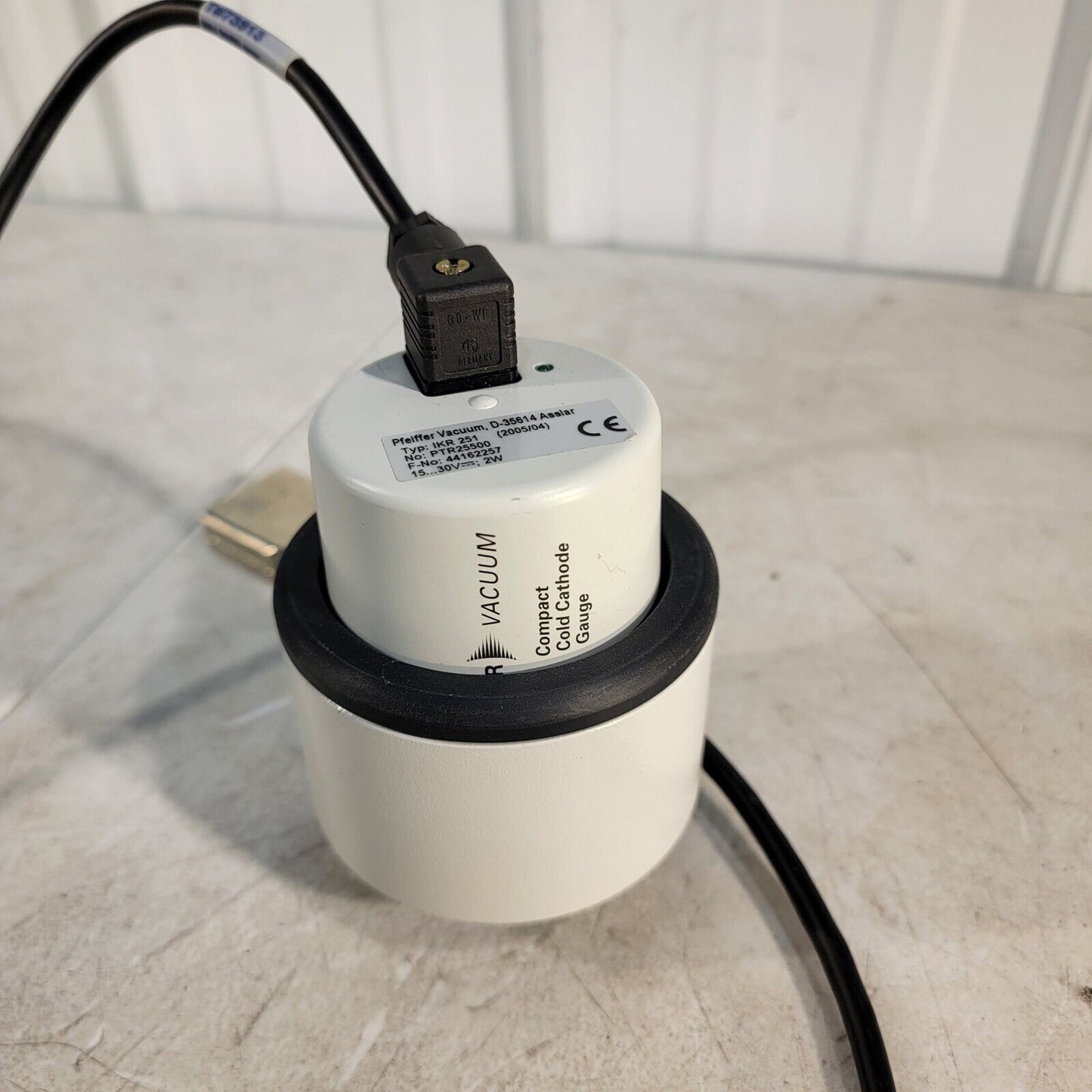 Pfeiffer Vacuum PTR25500 IKR251 Compact Cold Cathode Gauge KF25 NW25 w/ Cable