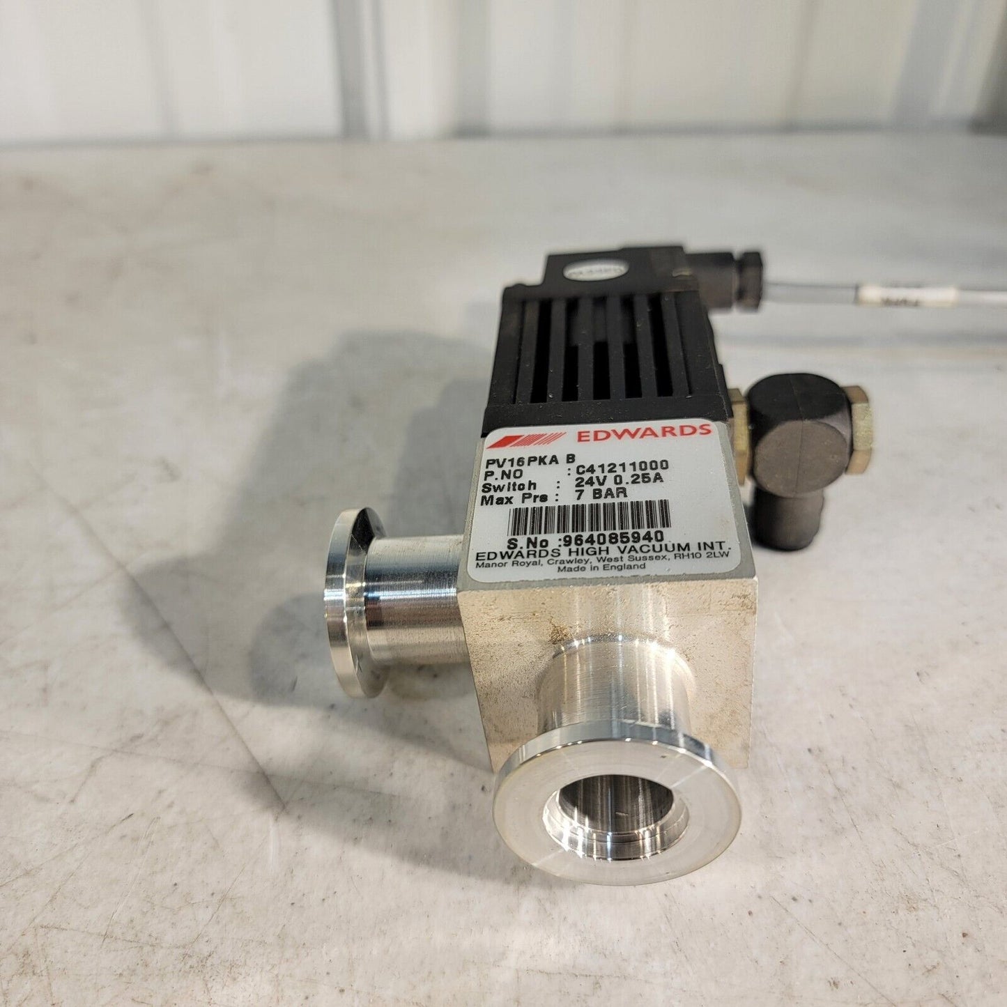 EDWARDS PV16PKA B RIGHT ANGLE VACUUM VALVE 24 VOLT 0.25 AMP 7 BAR KF16 NW16