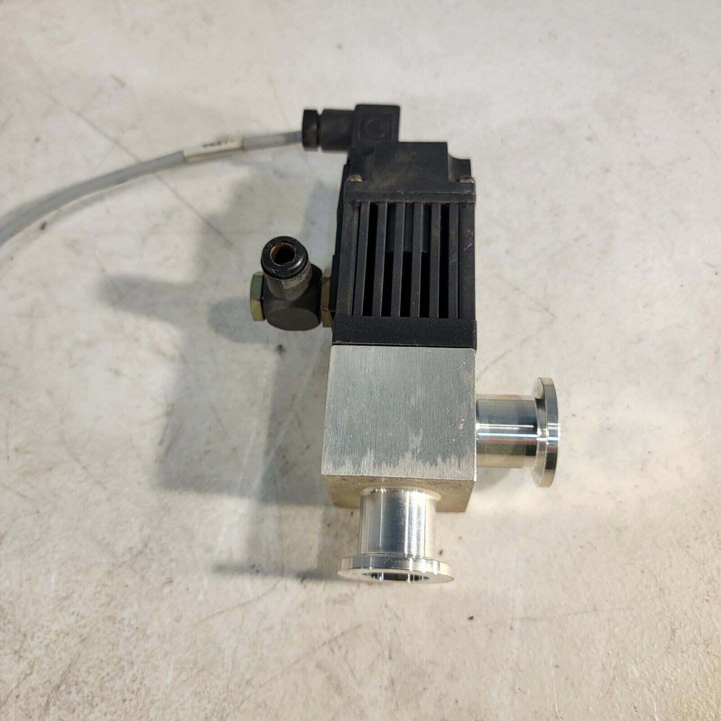 EDWARDS PV16PKA B RIGHT ANGLE VACUUM VALVE 24 VOLT 0.25 AMP 7 BAR KF16 NW16