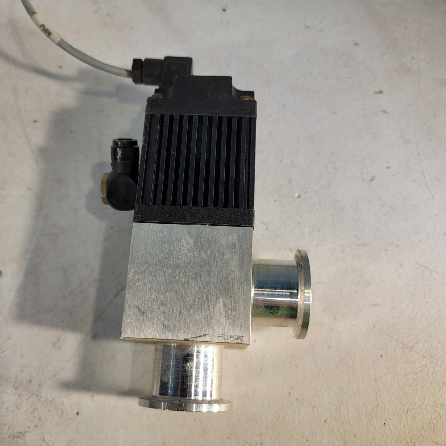 EDWARDS PV25PKA B C41311000 24V 1.25A ANGLE VALVE KF25 NW25