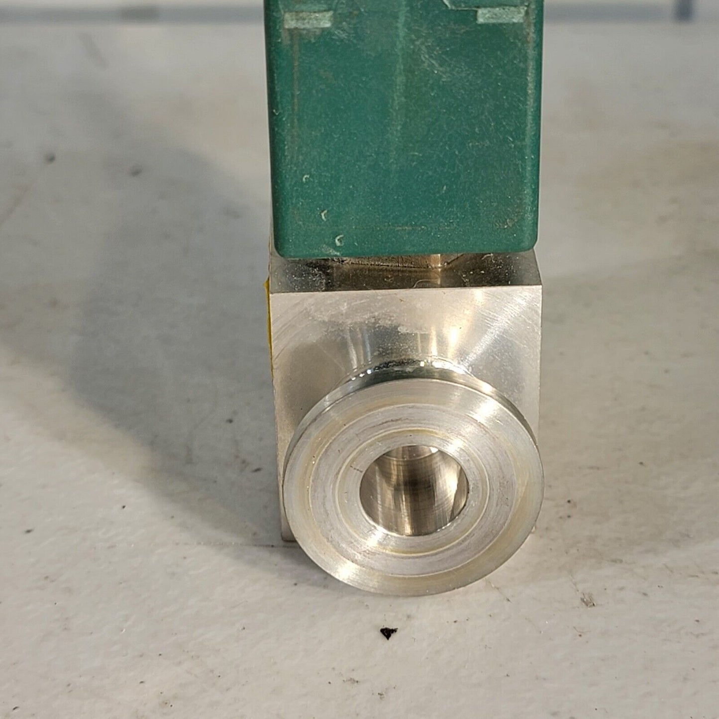 Edwards Air Admit Vent Valve N/C C41713000 24vDC Vacuum KF10 NW10 Fittings