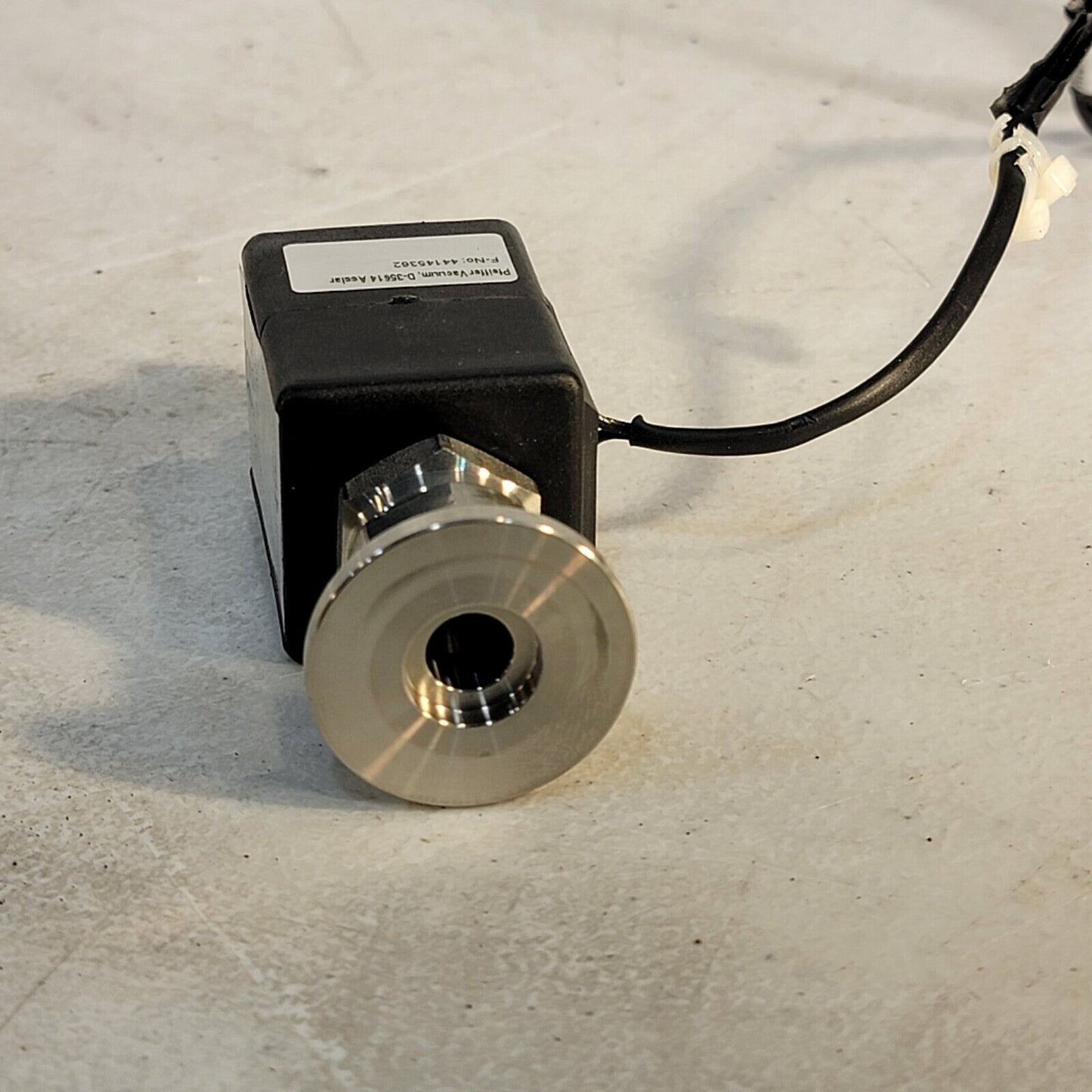 Pfeiffer DVI 005 MI High Vacuum Electric Switch Valve Solenoid KF25 NW25
