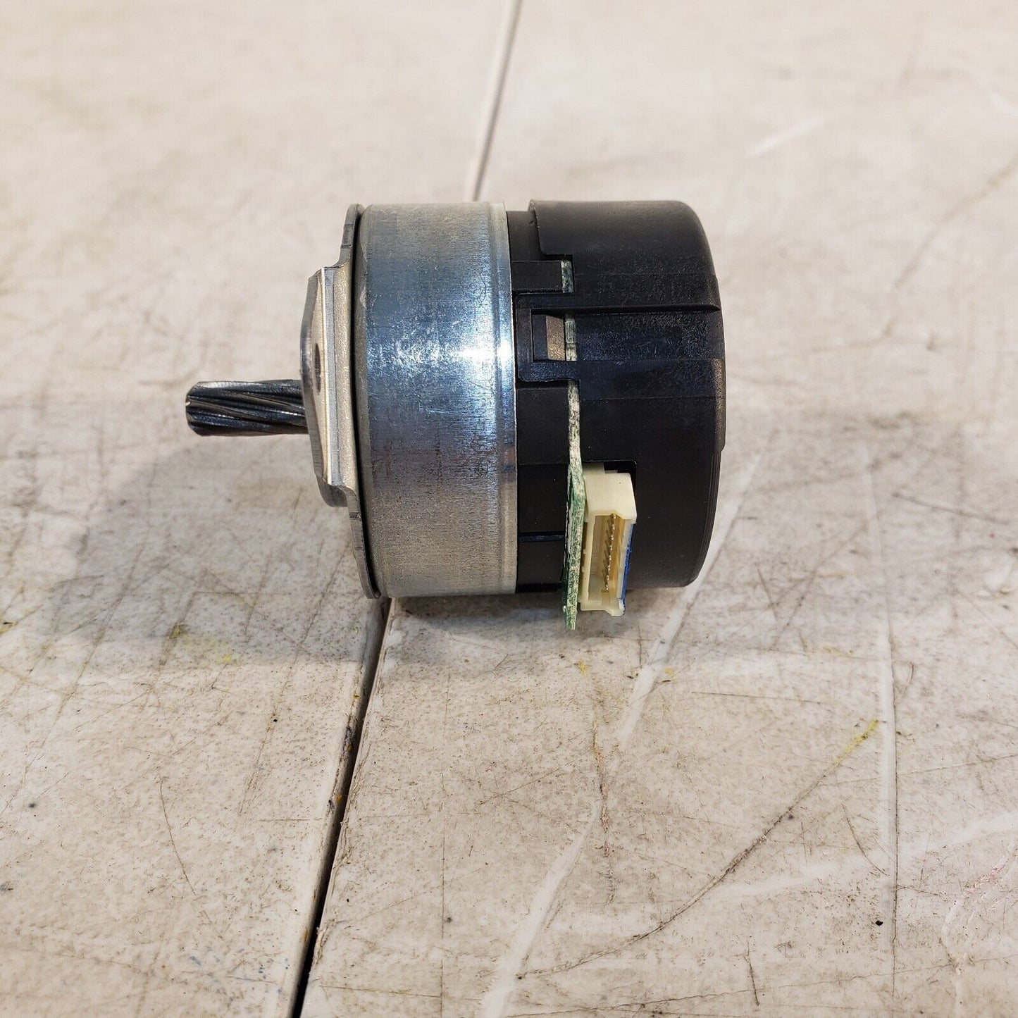 Nidec 24H404H070 Micro Brushless Small DC Motor AX060435A DC12V