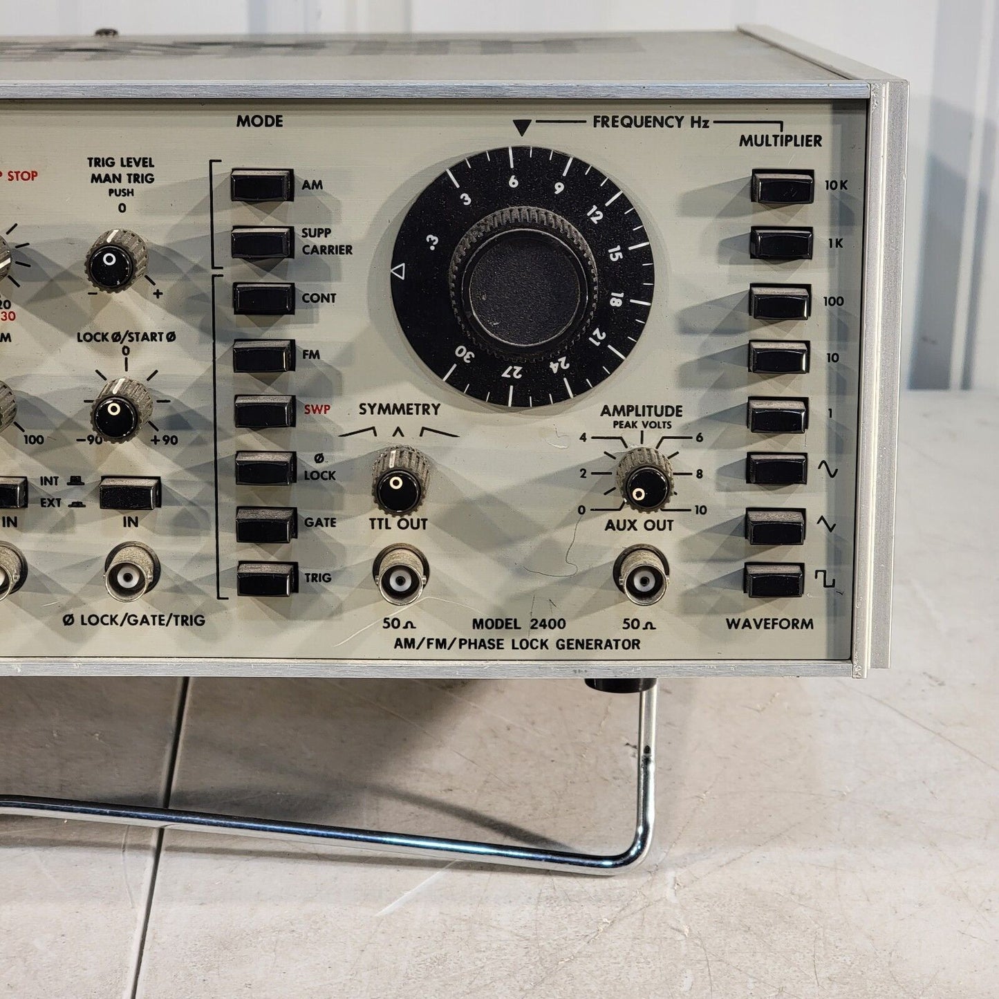 Vintage Krohn-Hite AM/FM/Phase Lock Signal Generator Sweep Frequency Source Sine
