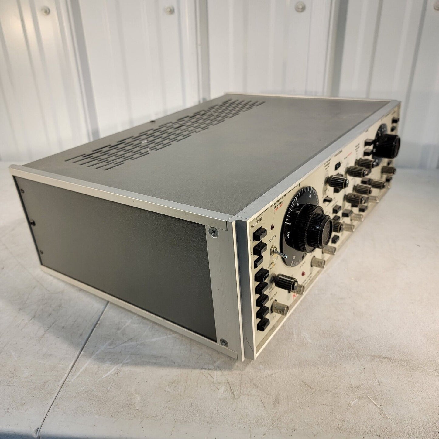 Vintage Krohn-Hite AM/FM/Phase Lock Signal Generator Sweep Frequency Source Sine