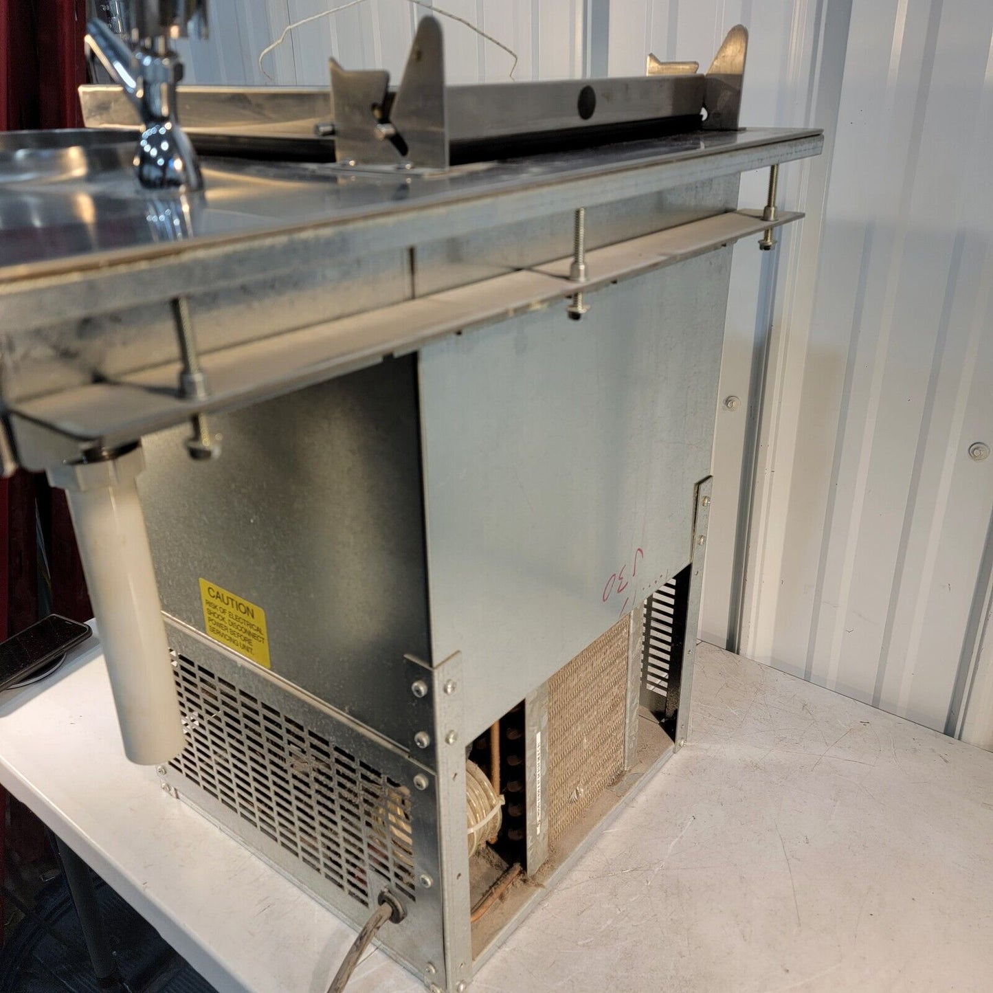 Glastender DI-FR-DW Ice Cream Freezer with Dipper Well, Drop-in, 18" x 24" Top
