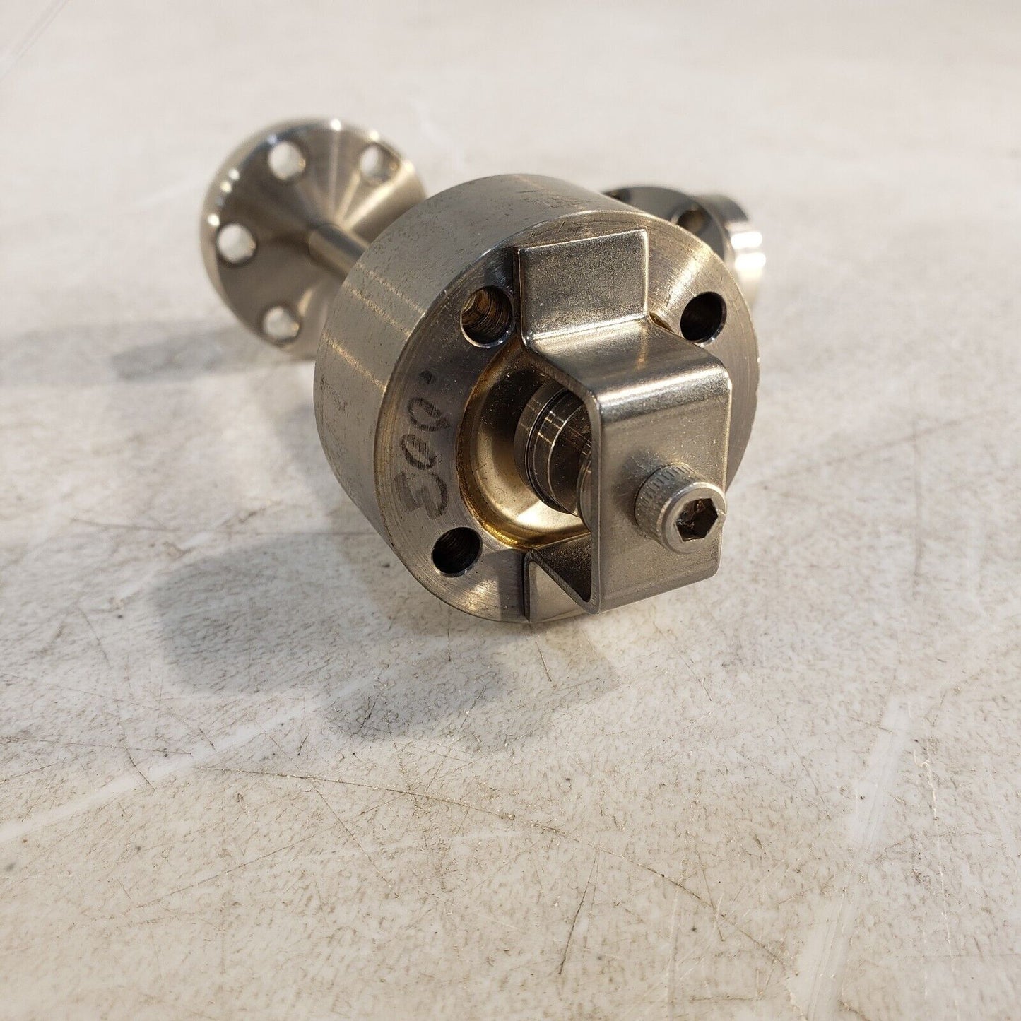 Huntington Labs Relief Valve 012838 DN16CF 1.33" Conflat Flanges, One Rotatable