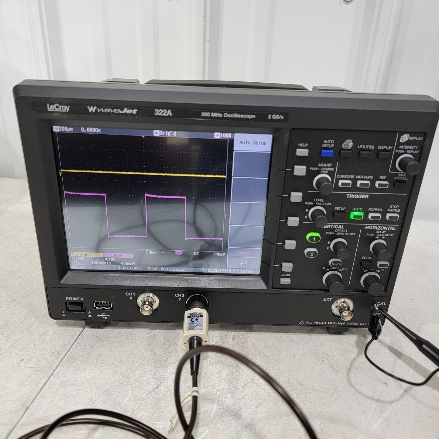 LeCroy WaveJet 322A 200 MHz Digital Oscilloscope 2 GS/s w 2x Probes, Software