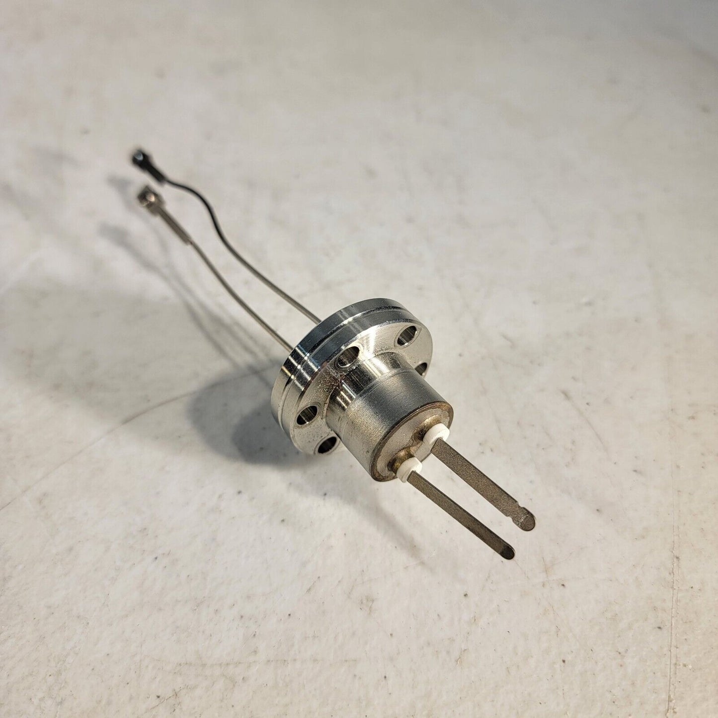 DN16CF 1.33" CF UHV Thermocouple Feedthrough 2-Pin High Vacuum Conflat