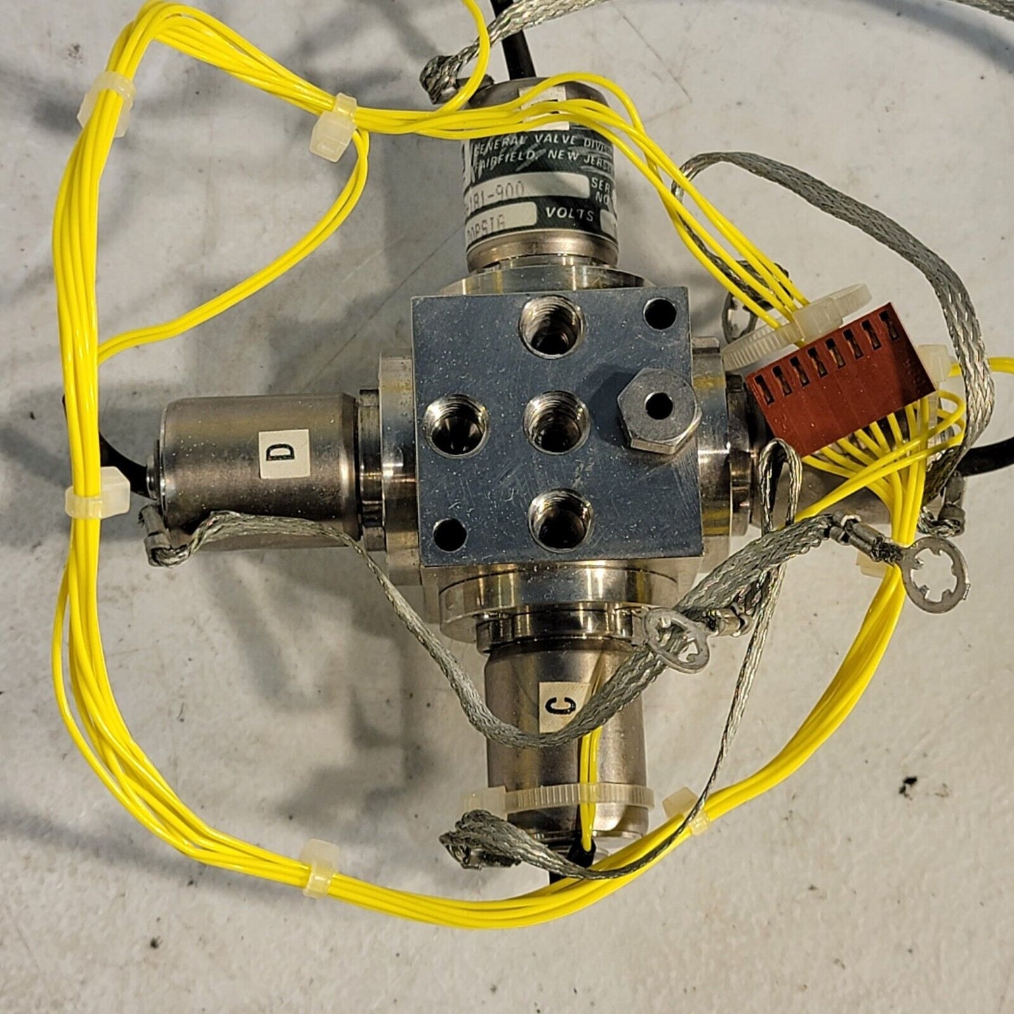 Parker 018-181-900 Miniature 4-Way Manifold Valve 24v Solenoid Vacuum-20PSI