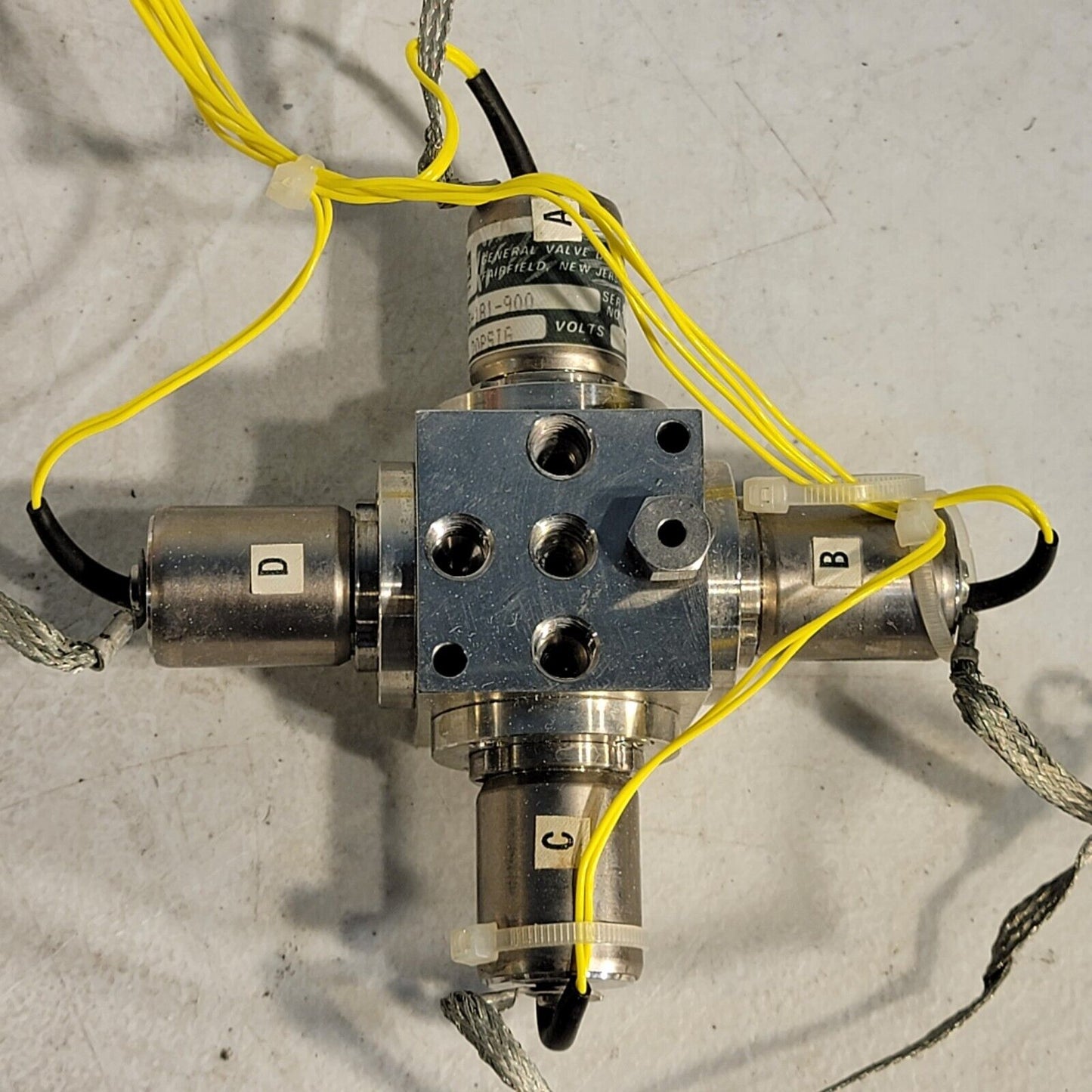 Parker 018-181-900 Miniature 4-Way Manifold Valve 24v Solenoid Vacuum-20PSI