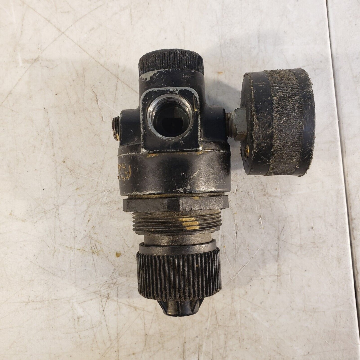 ARO 127241-000 1/2" NPT Air Pressure Regulator With 160 PSI Gauge