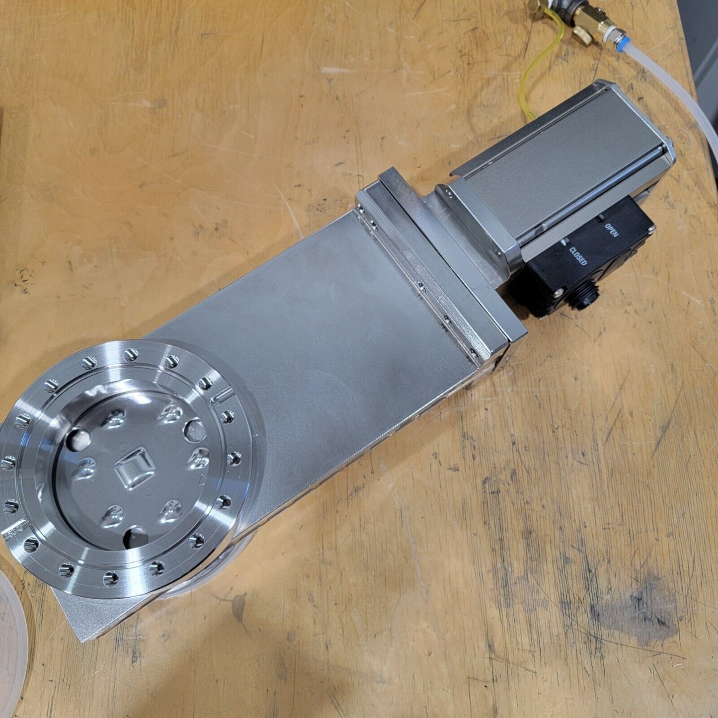 VAT Gate Valve DN100CF 6" OD Conflat Flange Pneumatic Valve High Vacuum UHV SS