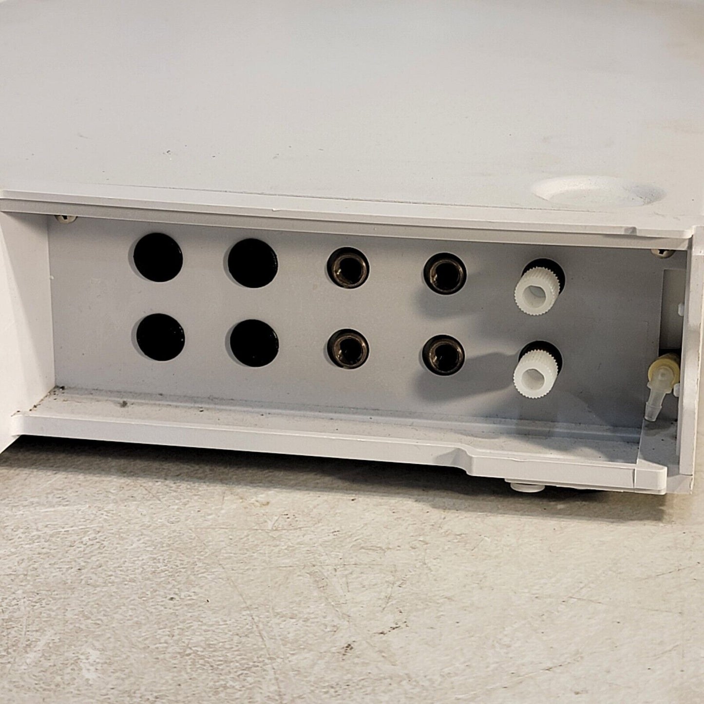 Shimadzu DGU-20A3R HPLC 3-Channel Degassing Unit 228-45018-58