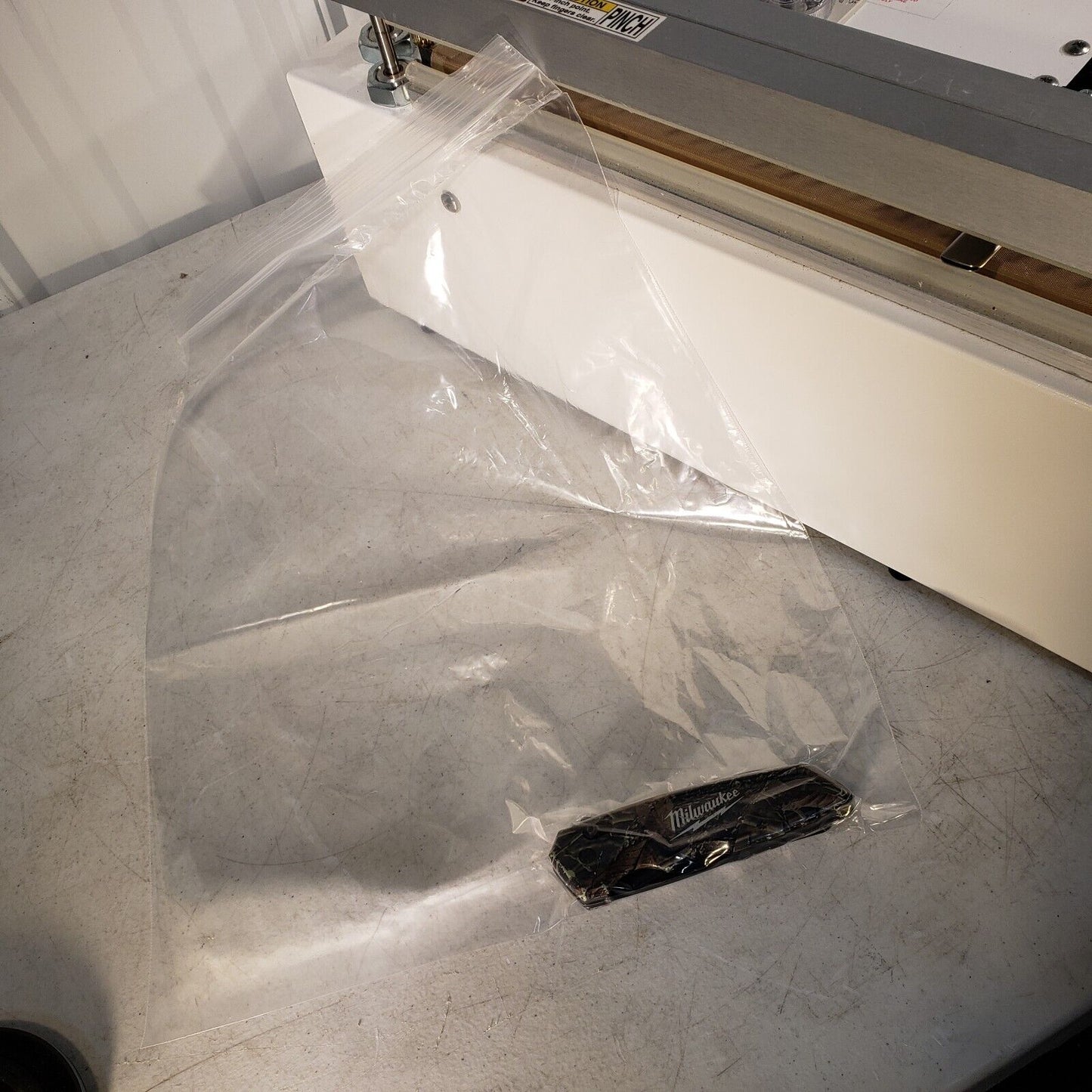 ULINE H-1075 120V 10A Vacuum 20" Bag Sealer - Great Shape Tested Works