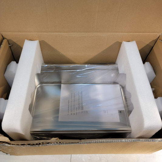 Grant ST18 Water Bath ST18 Stainless Steel Rieber w/ Lid and Acc