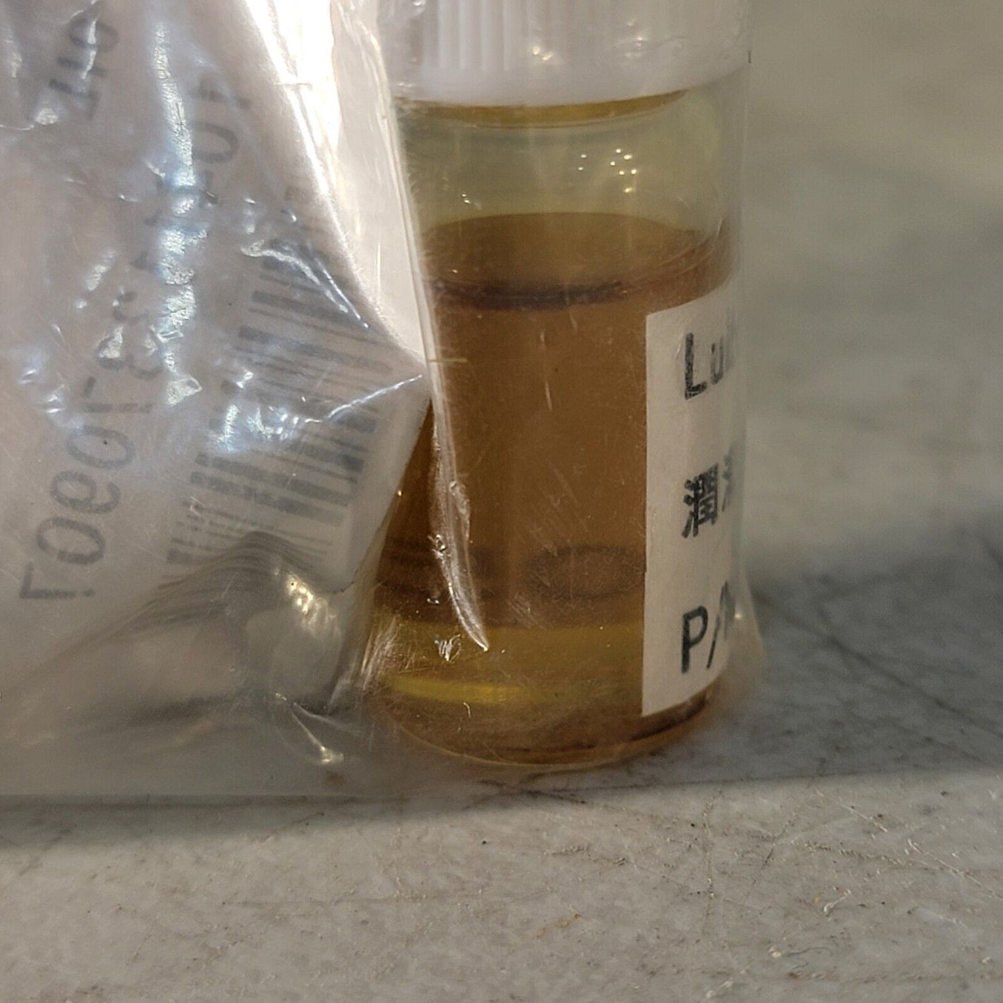 Shimadzu 228-40593-91 Sampler Oil Lubricant Daphne 220C LC-20AT 228-26752-92