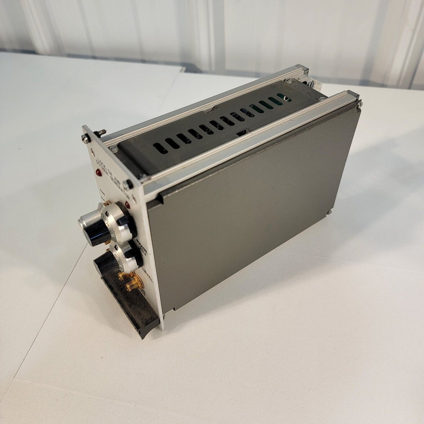 Plug-In Module Lock-In Amplifier/Dither Generator Backplane Gain Phase Adjust