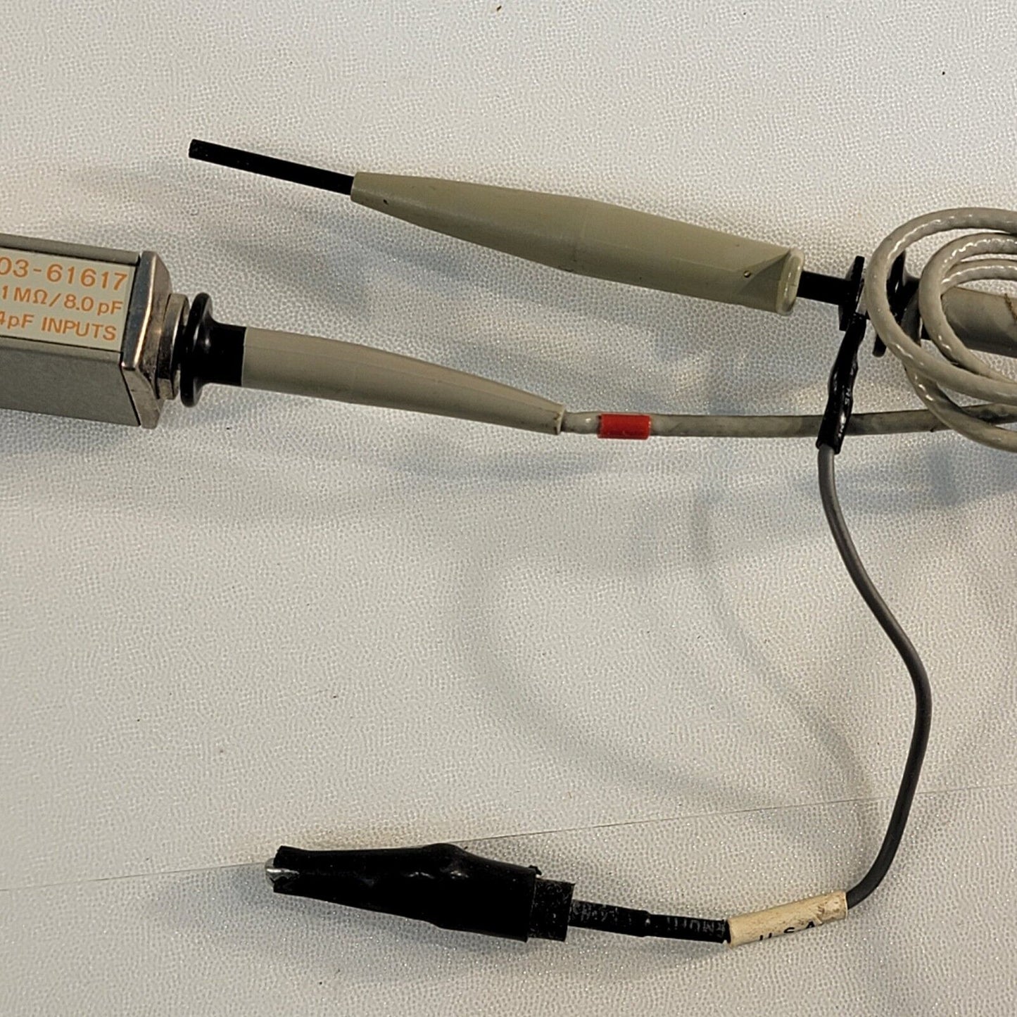 HP Hewlett Packard 54003-61617 Oscilloscope Probe 10:1 1MOhm 8.0pF Clamp Claw