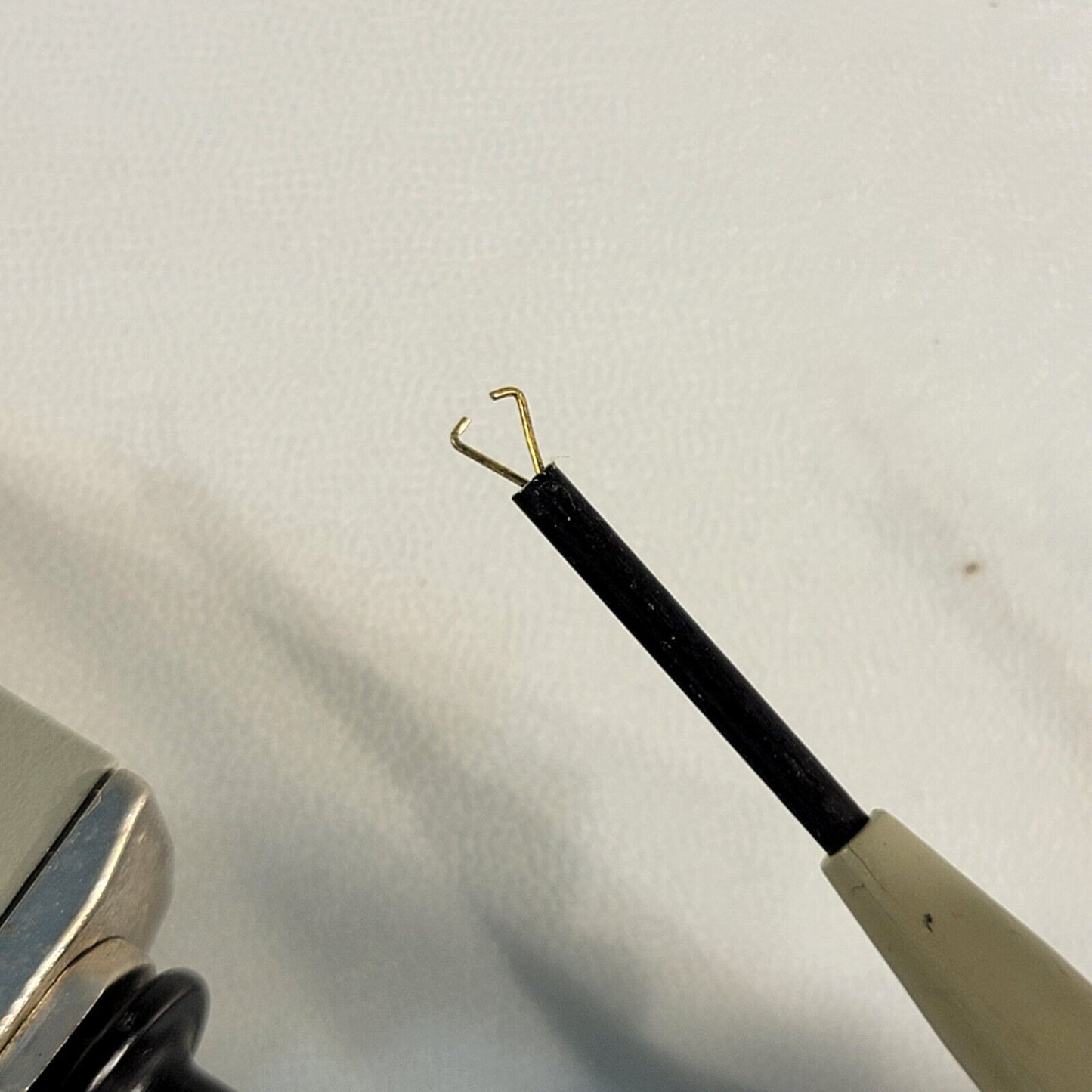 HP Hewlett Packard 54003-61617 Oscilloscope Probe 10:1 1MOhm 8.0pF Clamp Claw