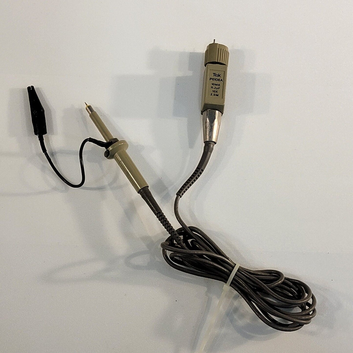 Tektronix TEK P6106A Oscilloscope Probe 10MOhm 11.2pF 10x 2.0M w/ Ground Clamp