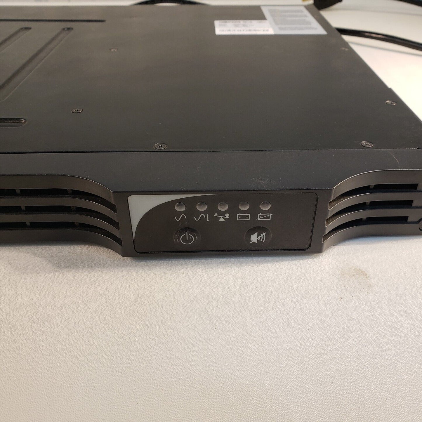 PARTS Tripp Lite Smart Pro UPS Universal Power Supply SMART1000RM1U 120V
