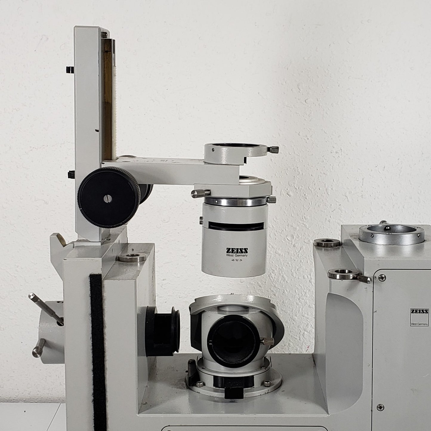 Carl Zeiss IM Vintage Inverted Microscope Stand Body w/ Stage Adjustment