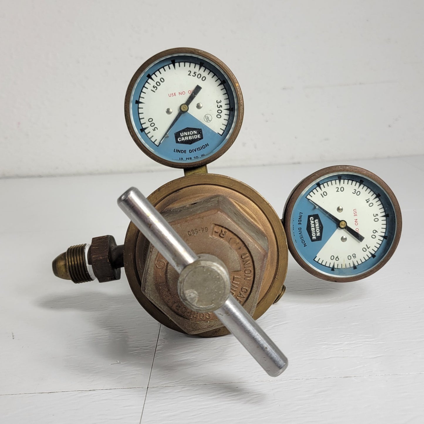 Union Carbide Linde CGA-580 Argon Nitrogen Helium Gas Regulator Dual Gauge
