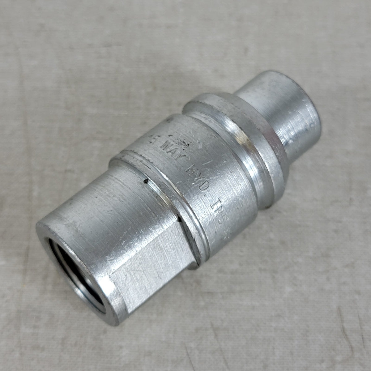 Safeway S12-4 1/2" FNPT Hydraulic Quick Coupler Male Tip IH Old Style 3000 PSI