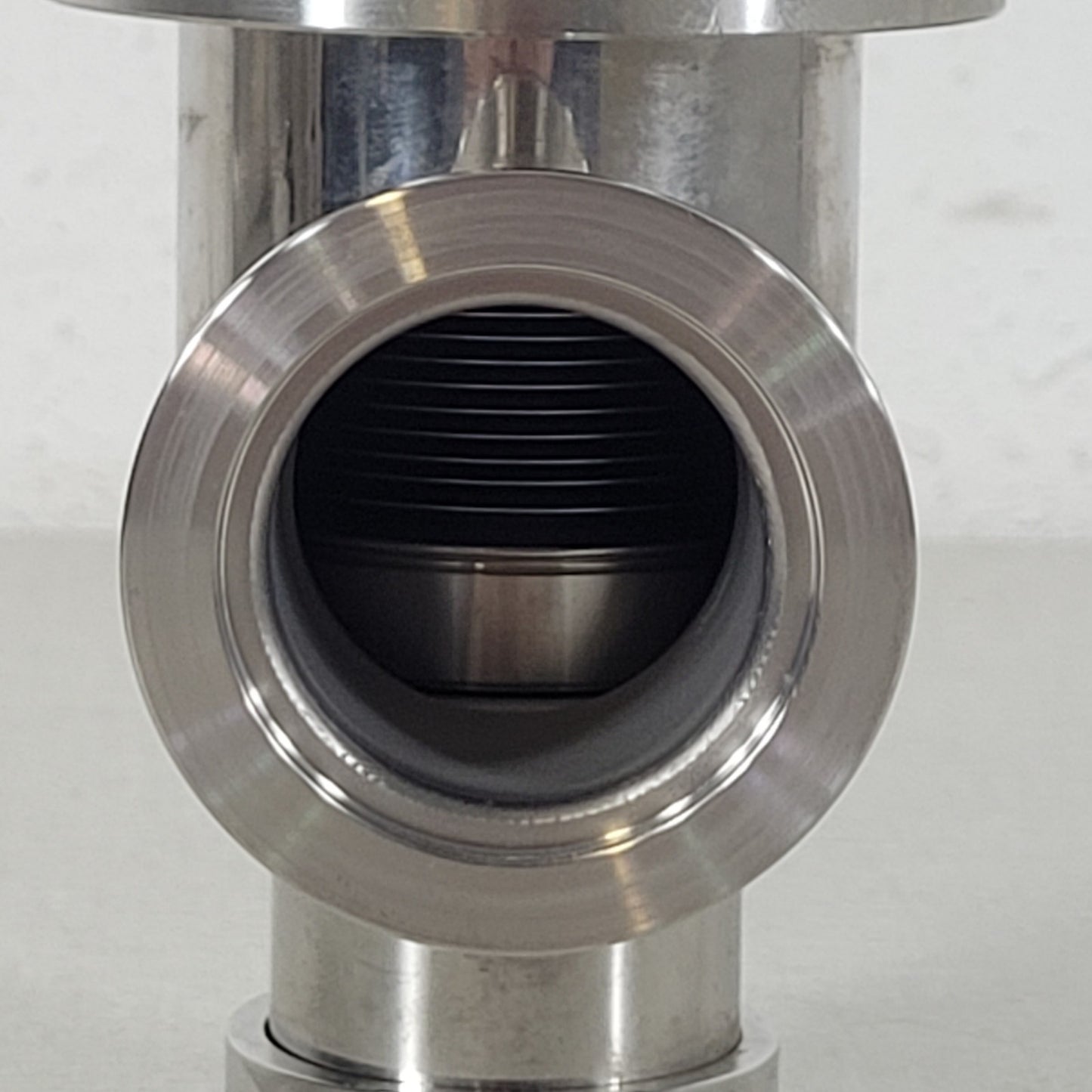 Kurt J Lesker SAV0150MVQF KF40 NW40 Manual Bellows SS Angle High Vacuum Valve