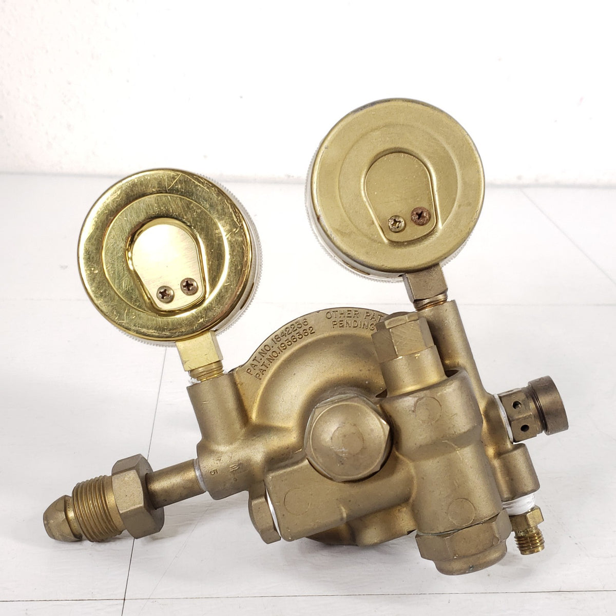 NCG Chemetron CGA-580 Inert Gas Regulator Dual Gauge 0-100 PSI Nitrogen Argon