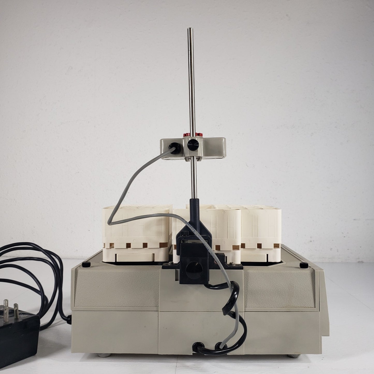 TESTED Teledyne Isco Retriever 500 HPLC Fraction Collector w/ 16x Sample Racks